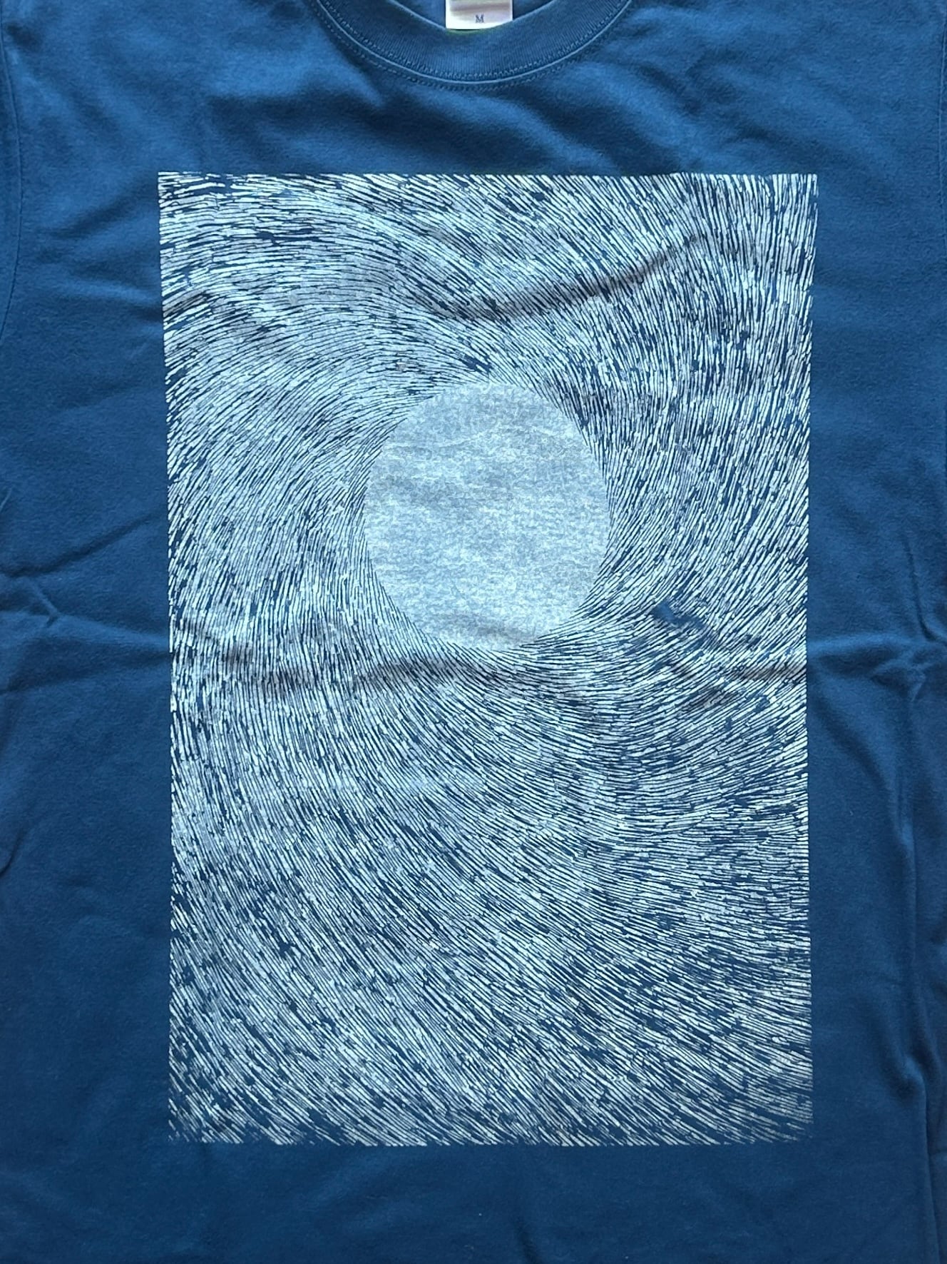 THE WORLD BEHIND Full moon T-shirt