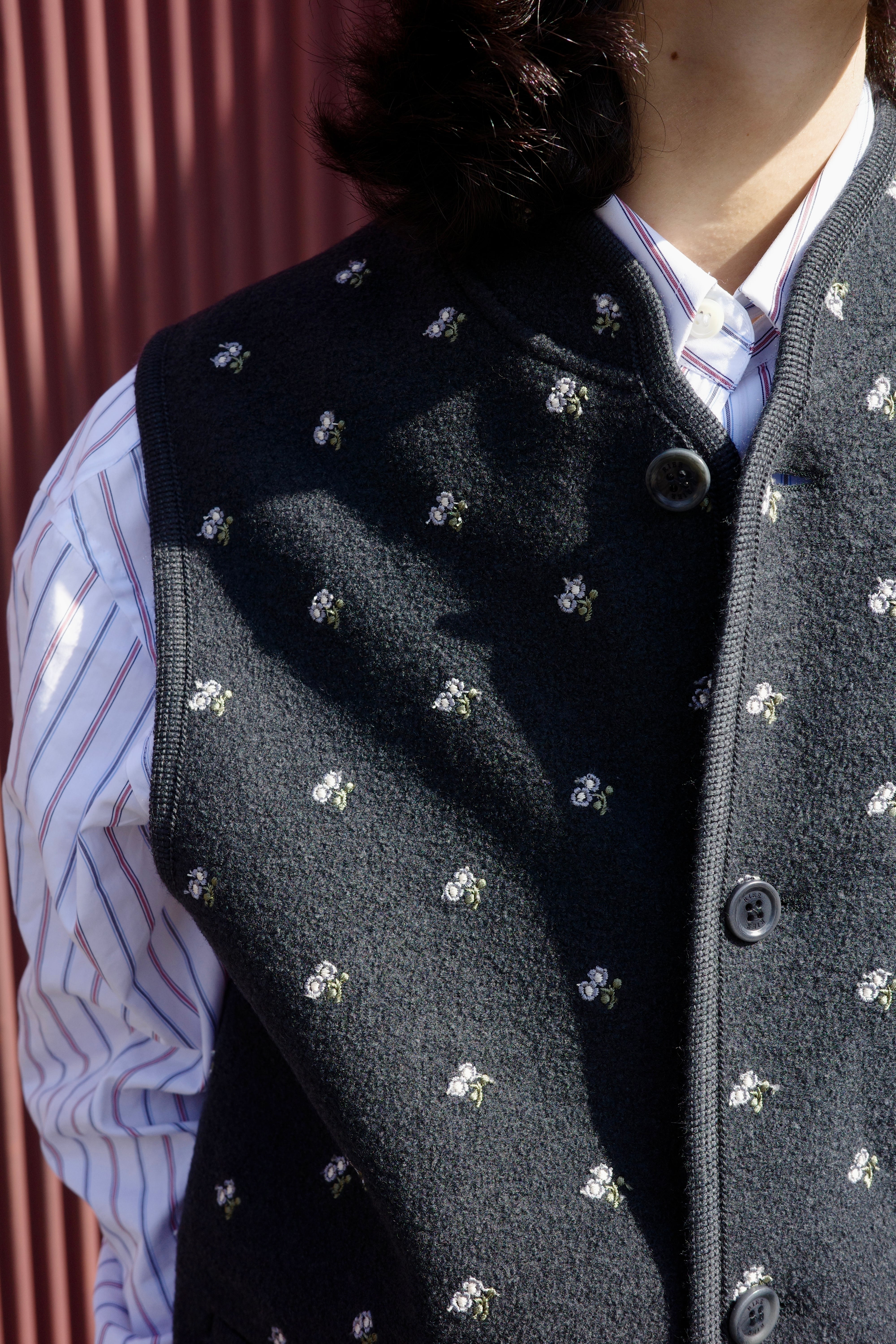 RIER【WALKER GILET -PLOMBE FLOWERS DENSE- 】 | lloomm
