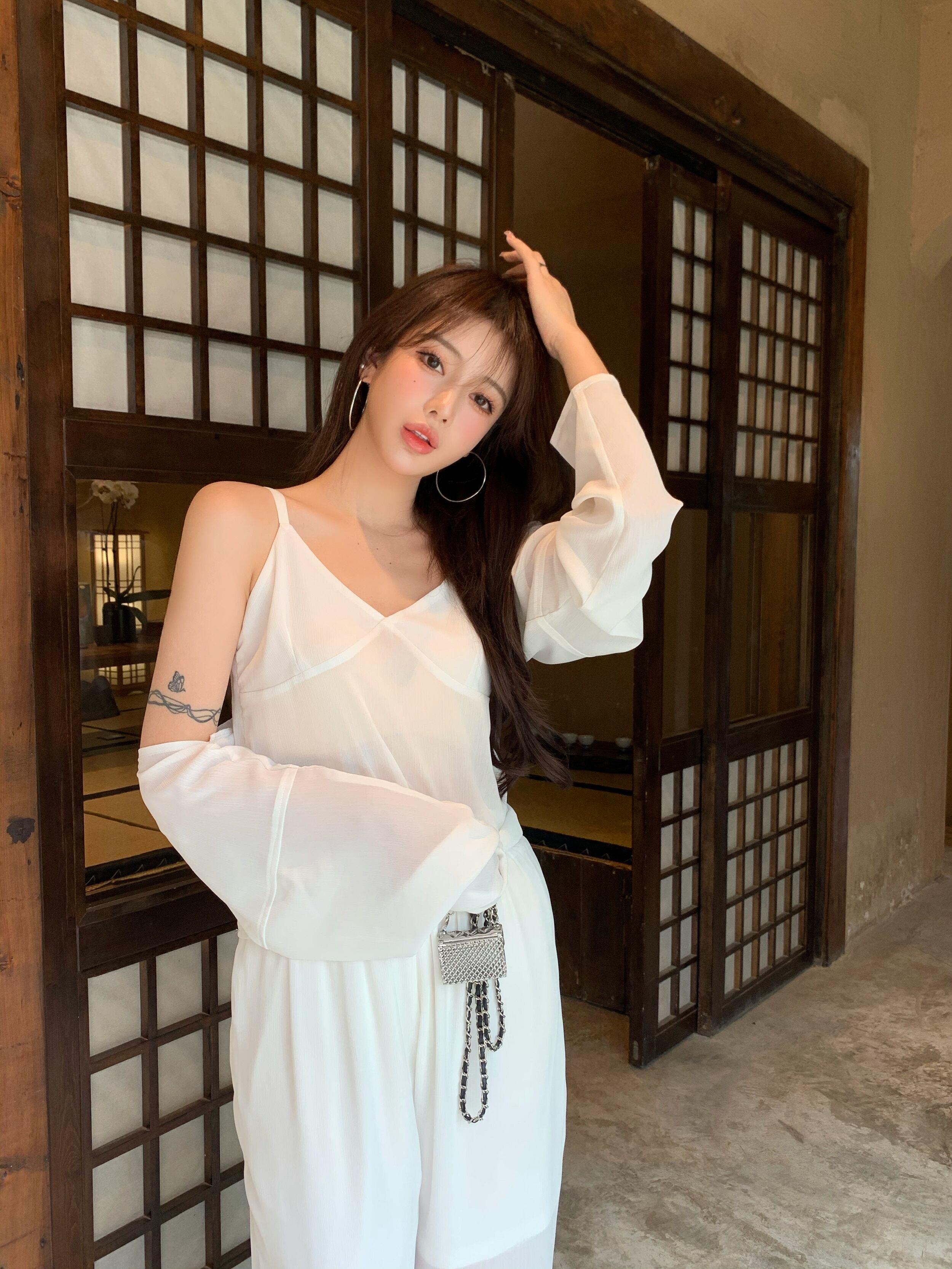 サマールーズホワイトショートジャケット 大人ガーリー スウィート キュート カジュアル 夏物 ピュア ブラックストロベリース55271312424