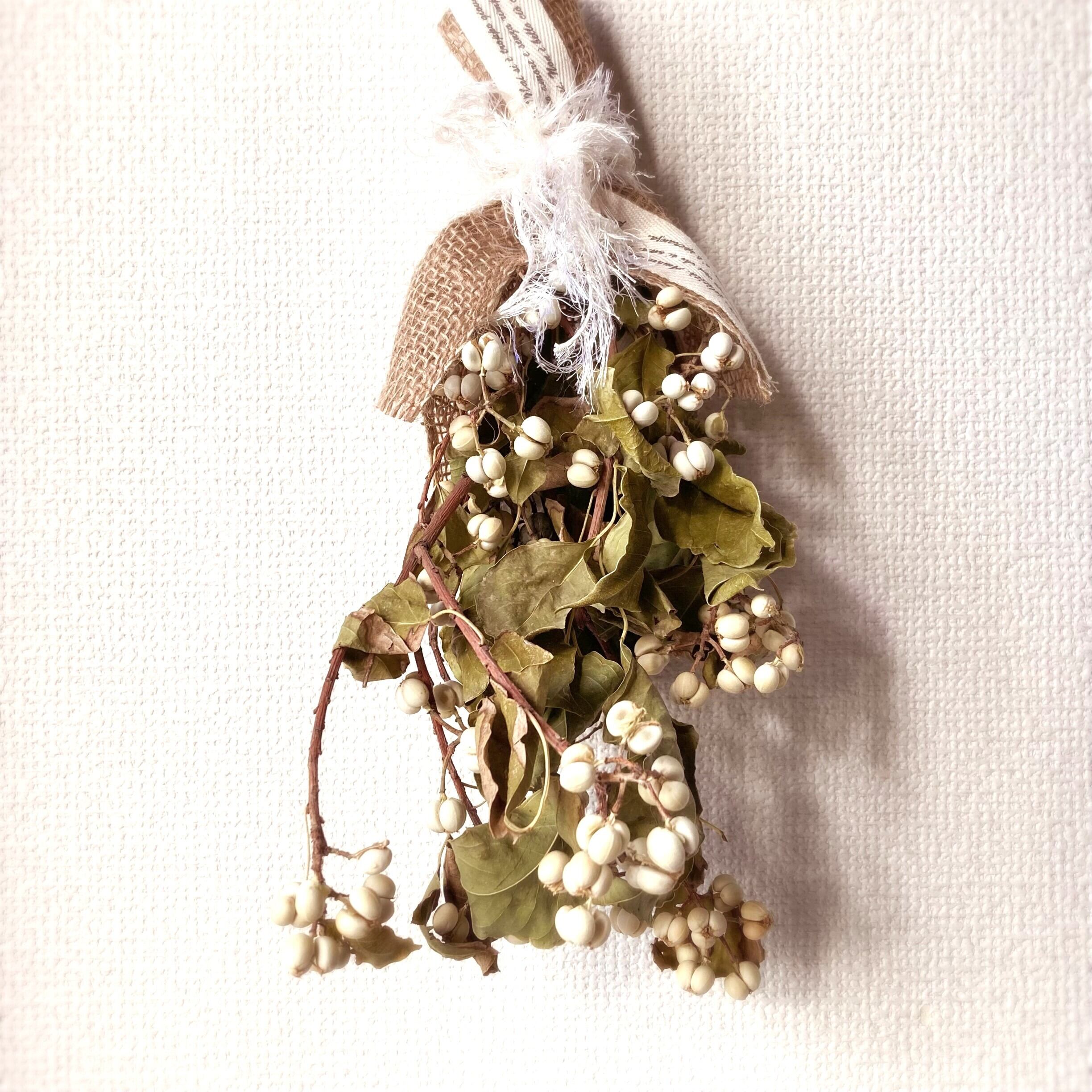 ナンキンハゼのスワッグブーケ | フラワーサロンLittle Garden