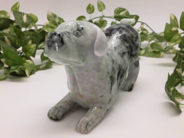 【送料無料】ミャンマー産天然翡翠犬　no.2