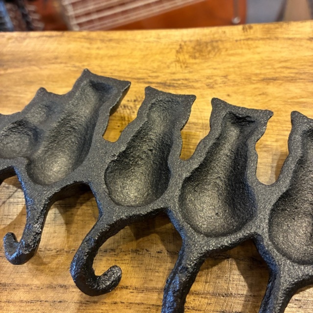 DULTON CATS HOOK ANTIQUE BLACK / ダルトン キャット フック アンティークブラック 猫 ネコ アイアン アンティーク調 アニマル かわいい おしゃれ ビス付 6連 DIY 店舗ディスプレイ