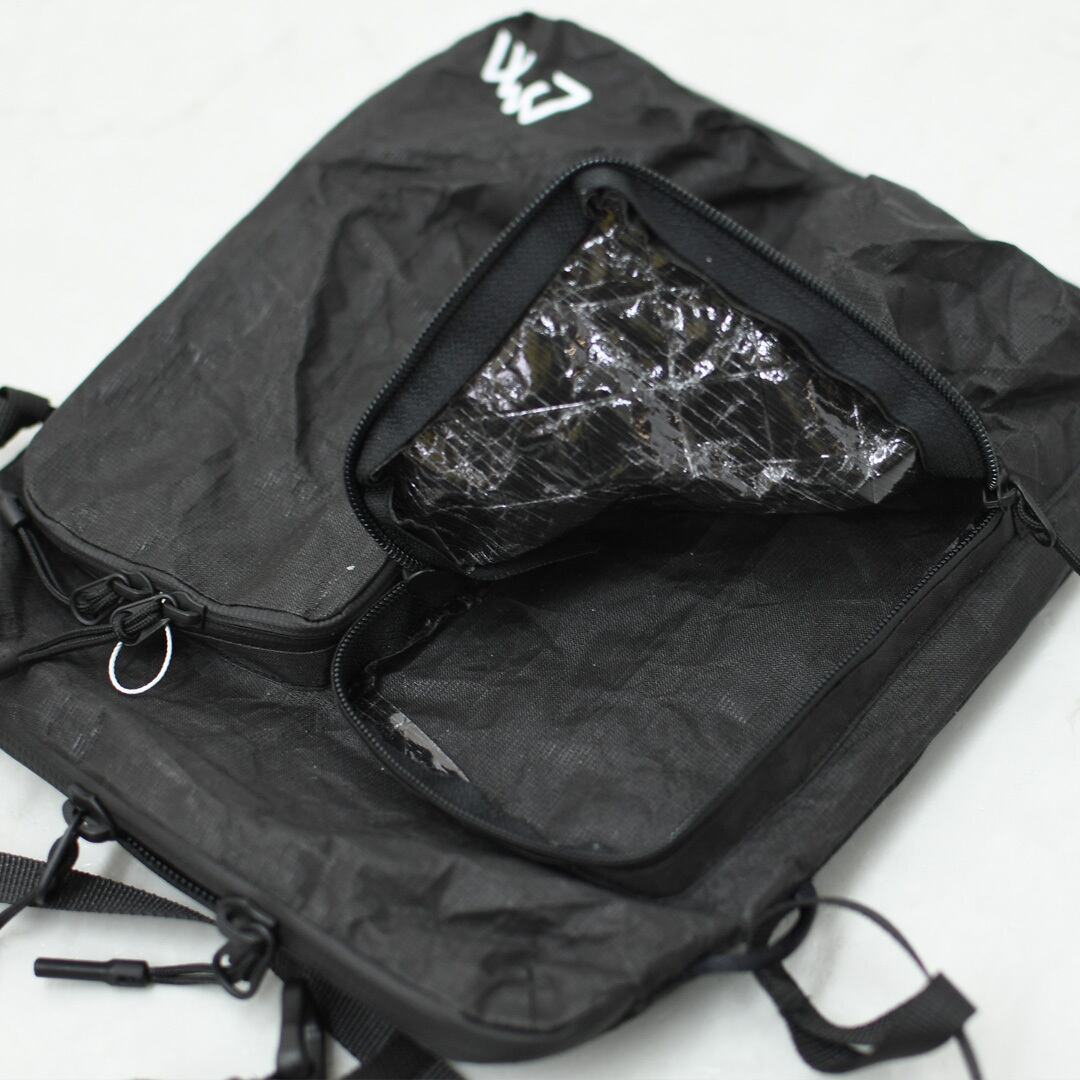 CMF OUTDOOR GARMENT [コムフィアウトドアガーメント] SMART POUCH
