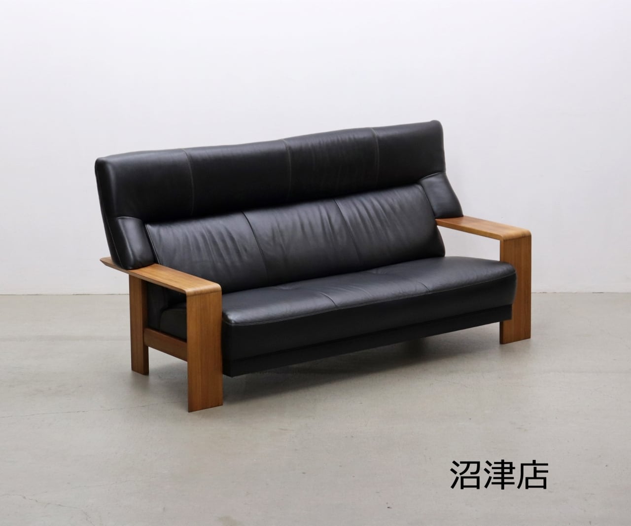 【沼津店】karimoku カリモク WT150 本革 オーク 2.5P ソファ モダン 2P 3P RHT04022
