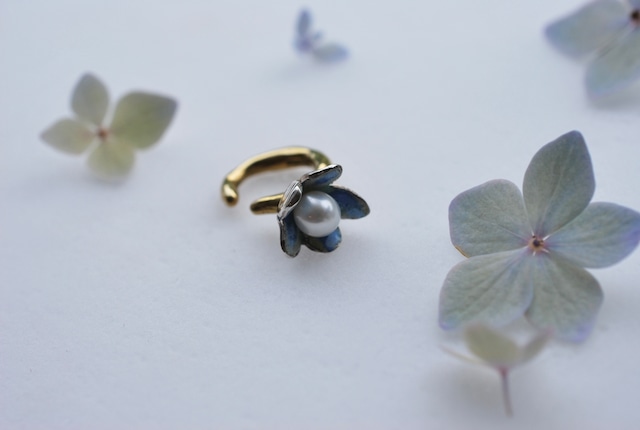 Wild flower  ear-cuff