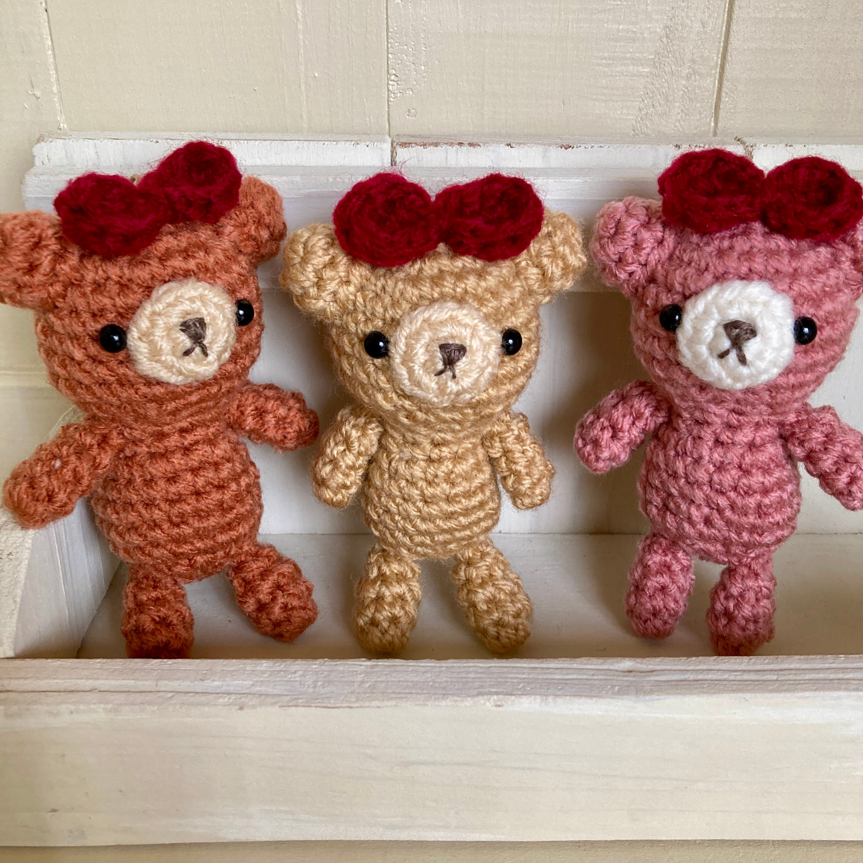 いちごくまお（かぶりタイプ）あみぐるみ