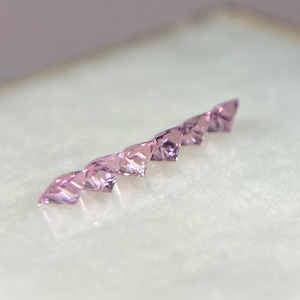 四角いスピネル メレセット 約2.2mm r-0584