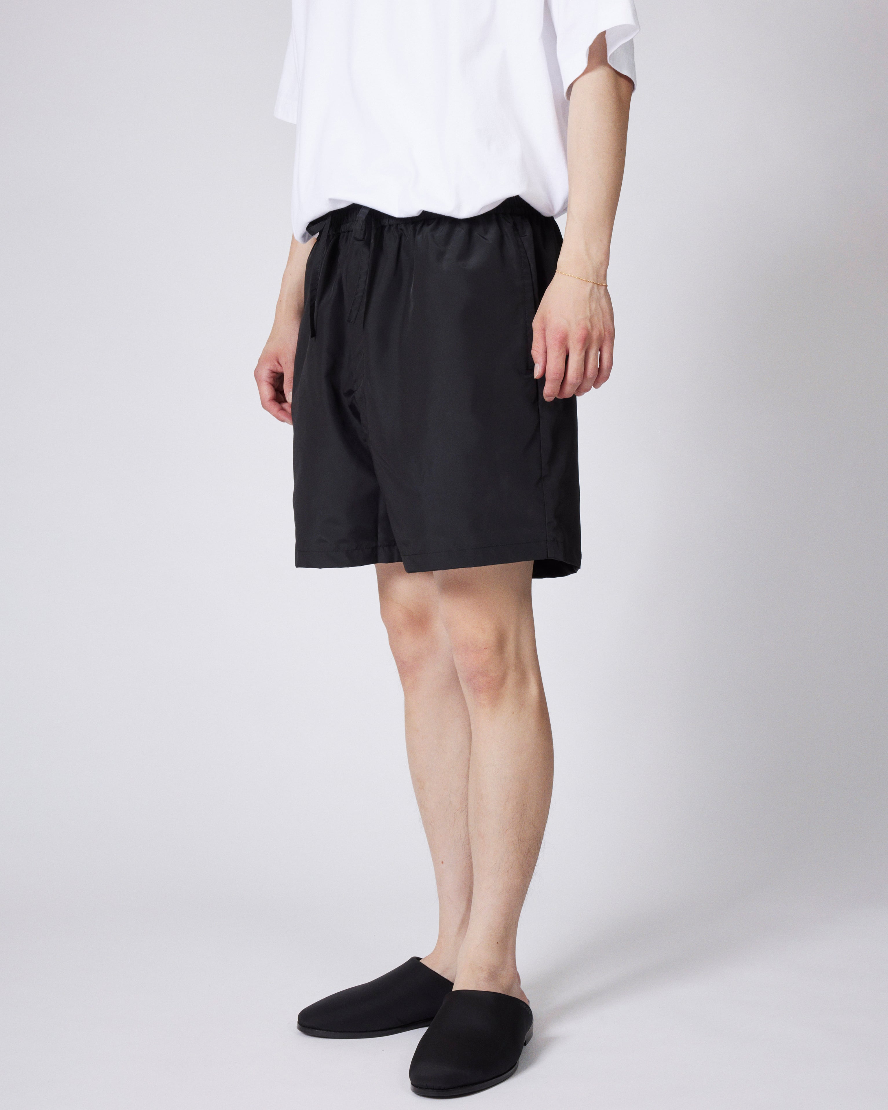 everyone nylon silk short pants (BLACK) | everyone