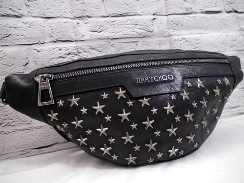 2019美品★JIMMY CHOO ジミーチュウ DERRY デリー Mens ★スター スタッズ クロスボディ レザー ボディ バッグ 黒x銀★ メンズの定番モデル