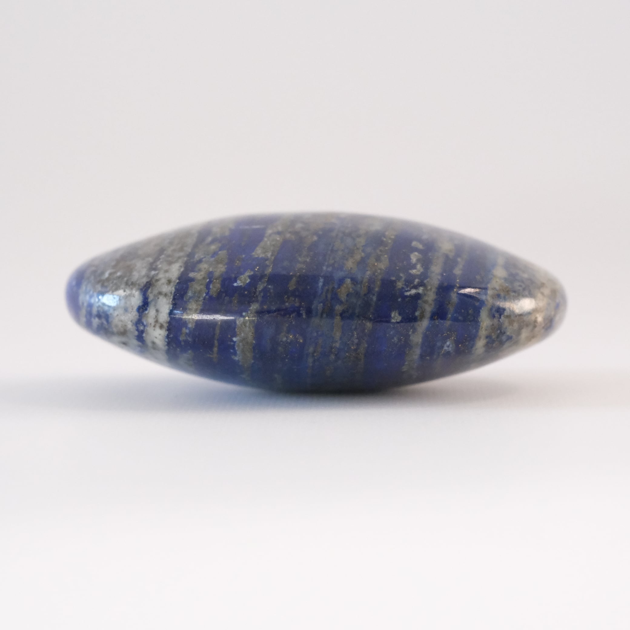 ラピスラズリの握り石 〇 青金石・瑠璃 | ふれる