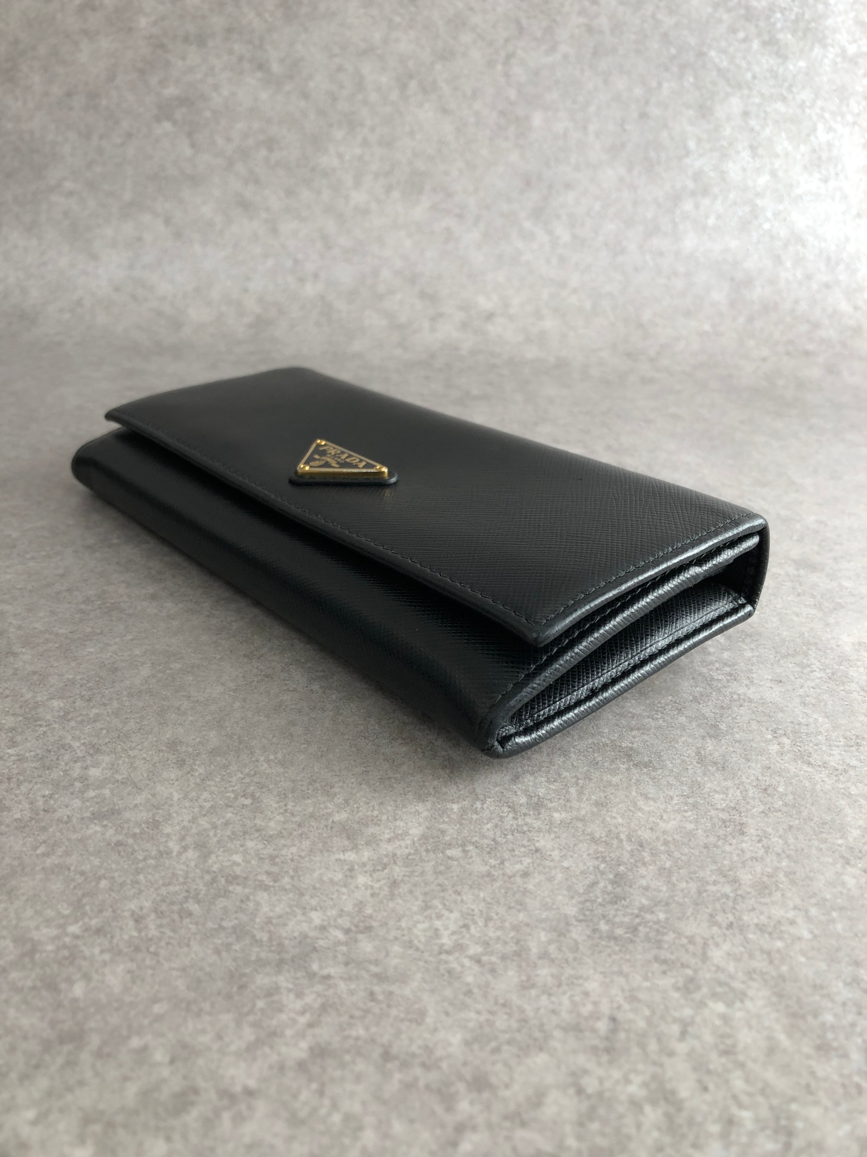PRADA プラダ 長財布 ブラック トライアングルロゴ サフィアーノレザー