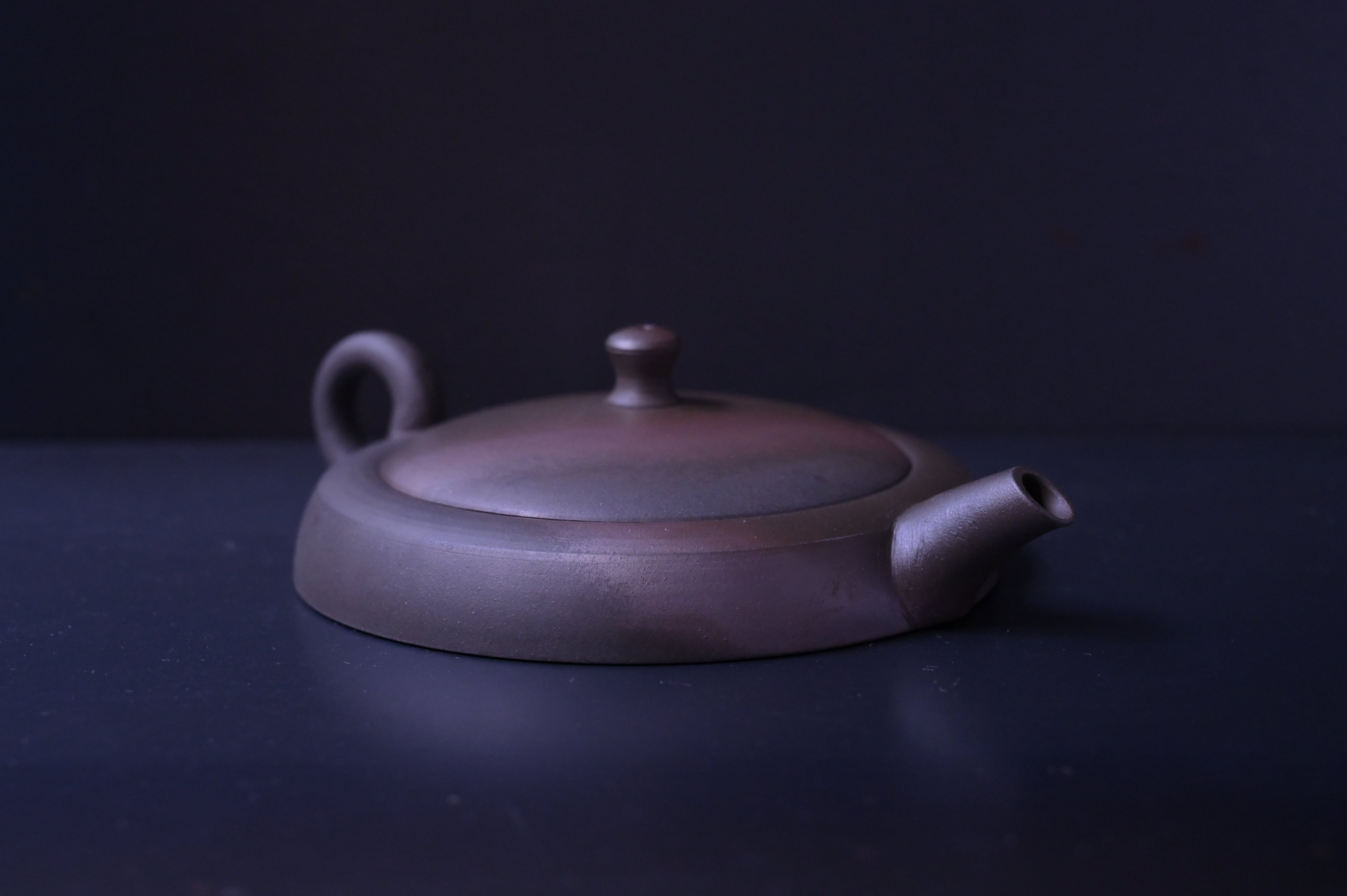 伊藤成二 超極平型窯変茶壷 | 鎌倉倶楽部 茶寮