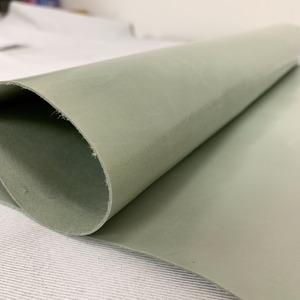 牛革　せいじいろ　カーフ【約28ds / 約0.8mm厚】L10F-023