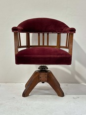 マルニ木工のドクターチェア