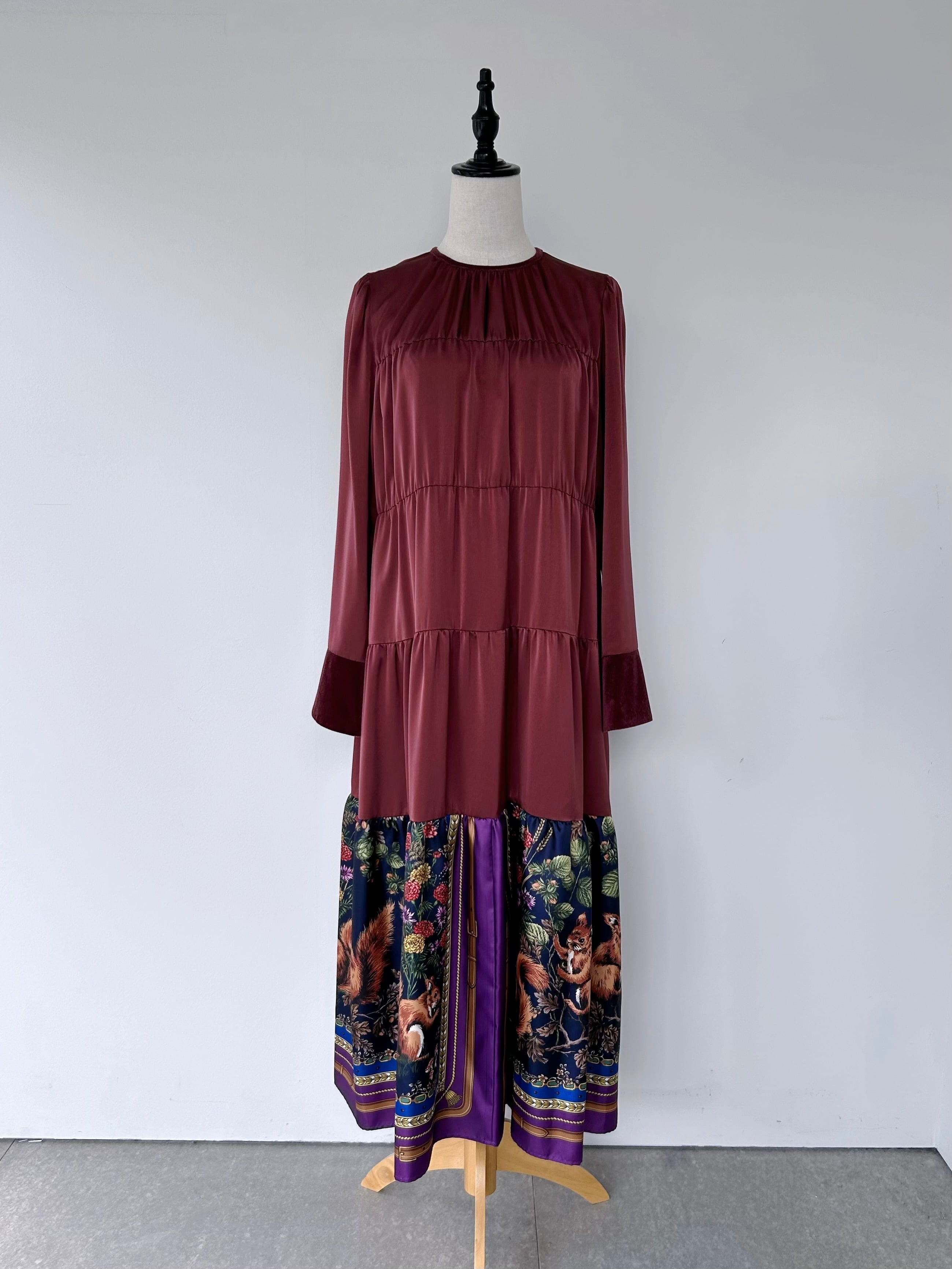 美品 ミュベール×M!DOR! スカーフプリント半袖ワンピース ロング Aライン 美品 ミュベール×M!DOR! スカーフプリント半袖ワンピース ロング