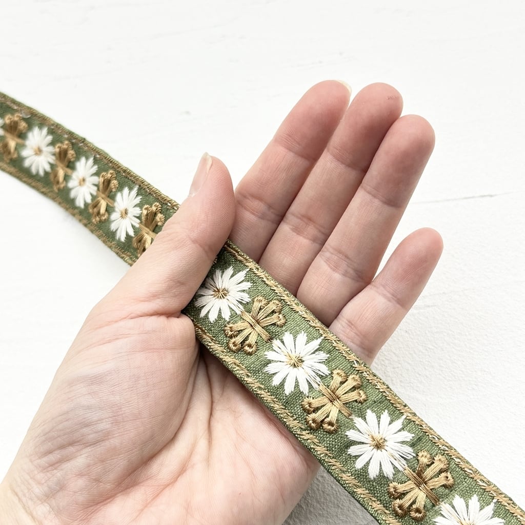 デイジークロス NEWタイプ [グリーン]インド刺繍リボン 2584 | インド