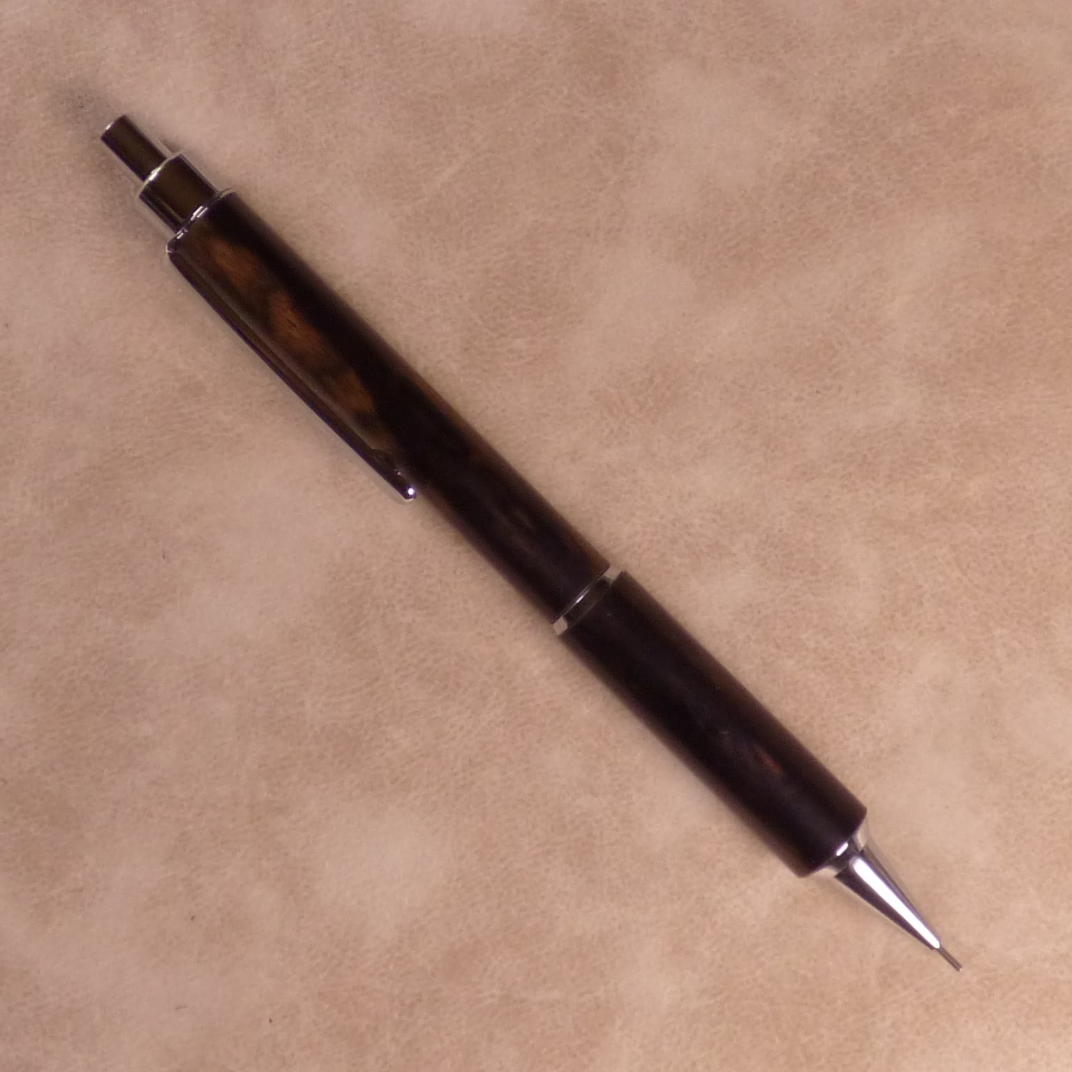 クラフトエー　ボールペン　BP303 ムンエボニー杢(S) シャーペン MP203 W10693 ムンエボニー杢 (S) | CraftA840129