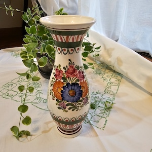 ハンガリー 手描きの花柄 フラワーベース