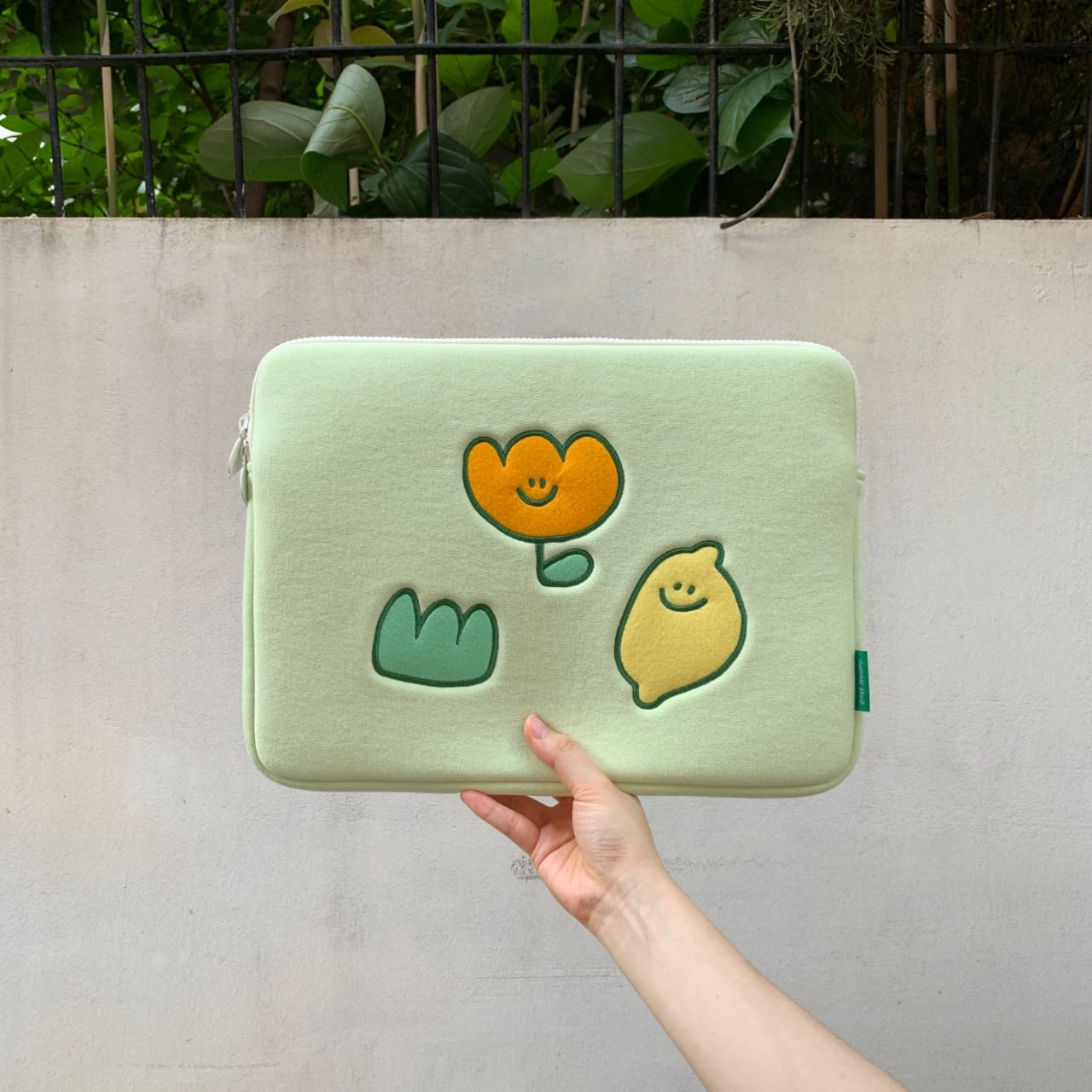 Second Morning Greenery Pcケース 15インチ Moim