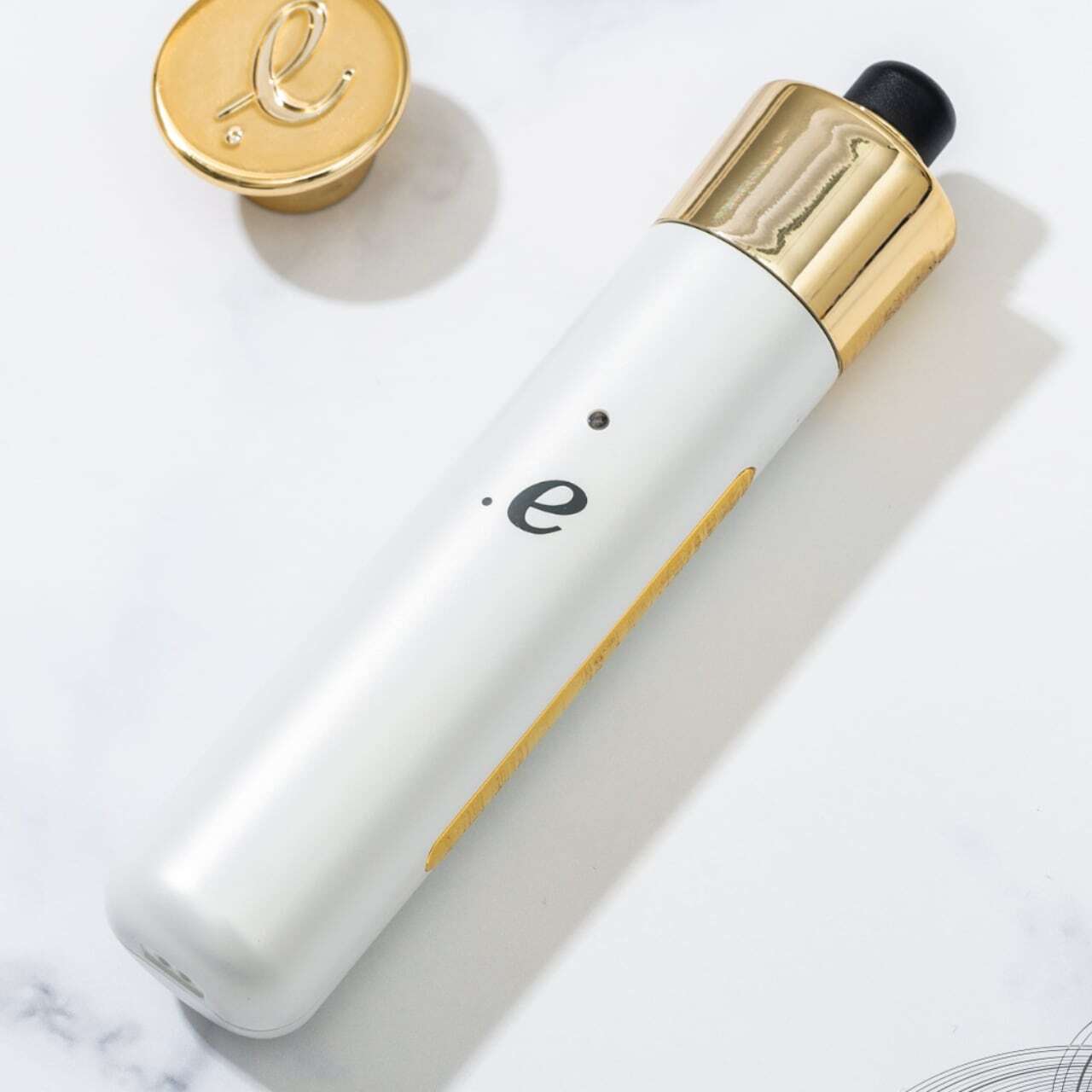 LAÉSSE .e Radiance(ラエッセ ドットイーラディアンス)目元美顔器