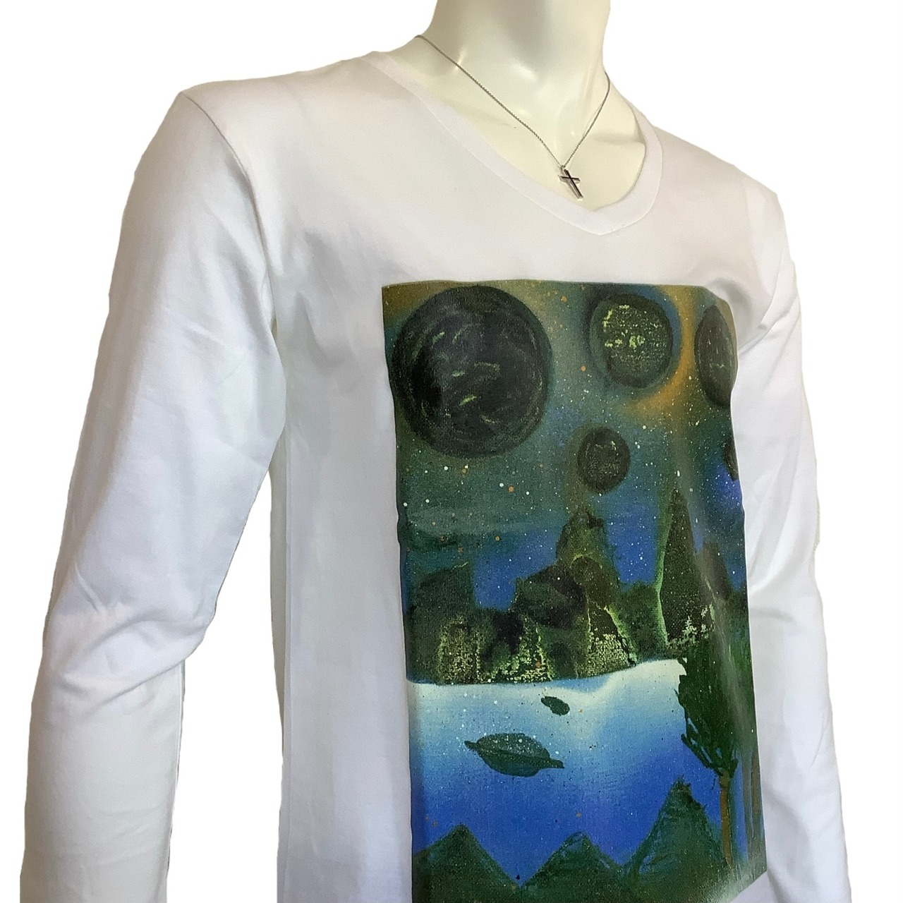 World of blue ( 深青の世界 ) VネックロングTシャツ ホワイト