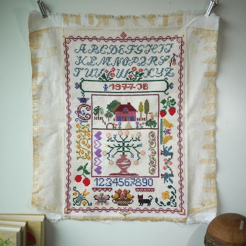 ヴィンテージサンプラー刺繍　クロスステッチ　1977　ドイツ