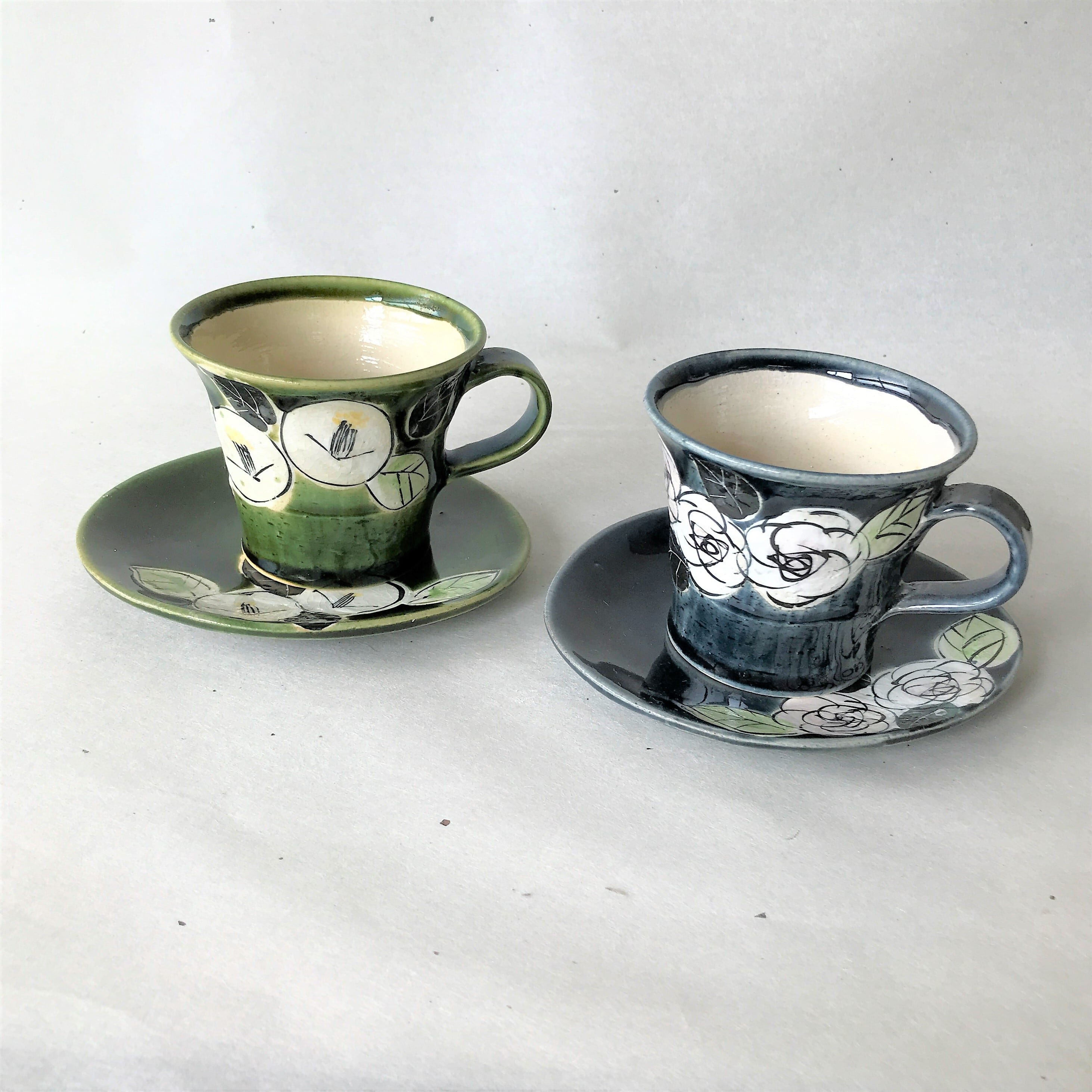 カップ&ソーサー 藍ばらと織部黒椿