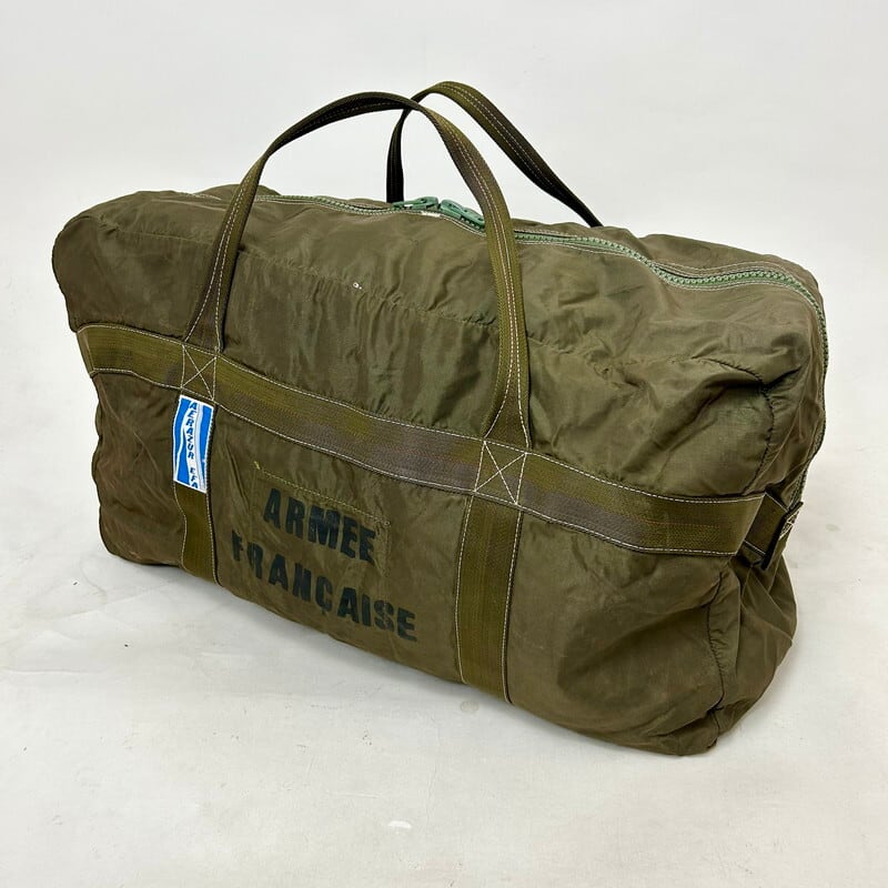 く*け様 【希少】フランス軍 AERAZUR パラシュートバッグ 65L 樹脂製 希少】【新品】80-90s フランス軍 AERAZUR パラシュートバッグ 65L