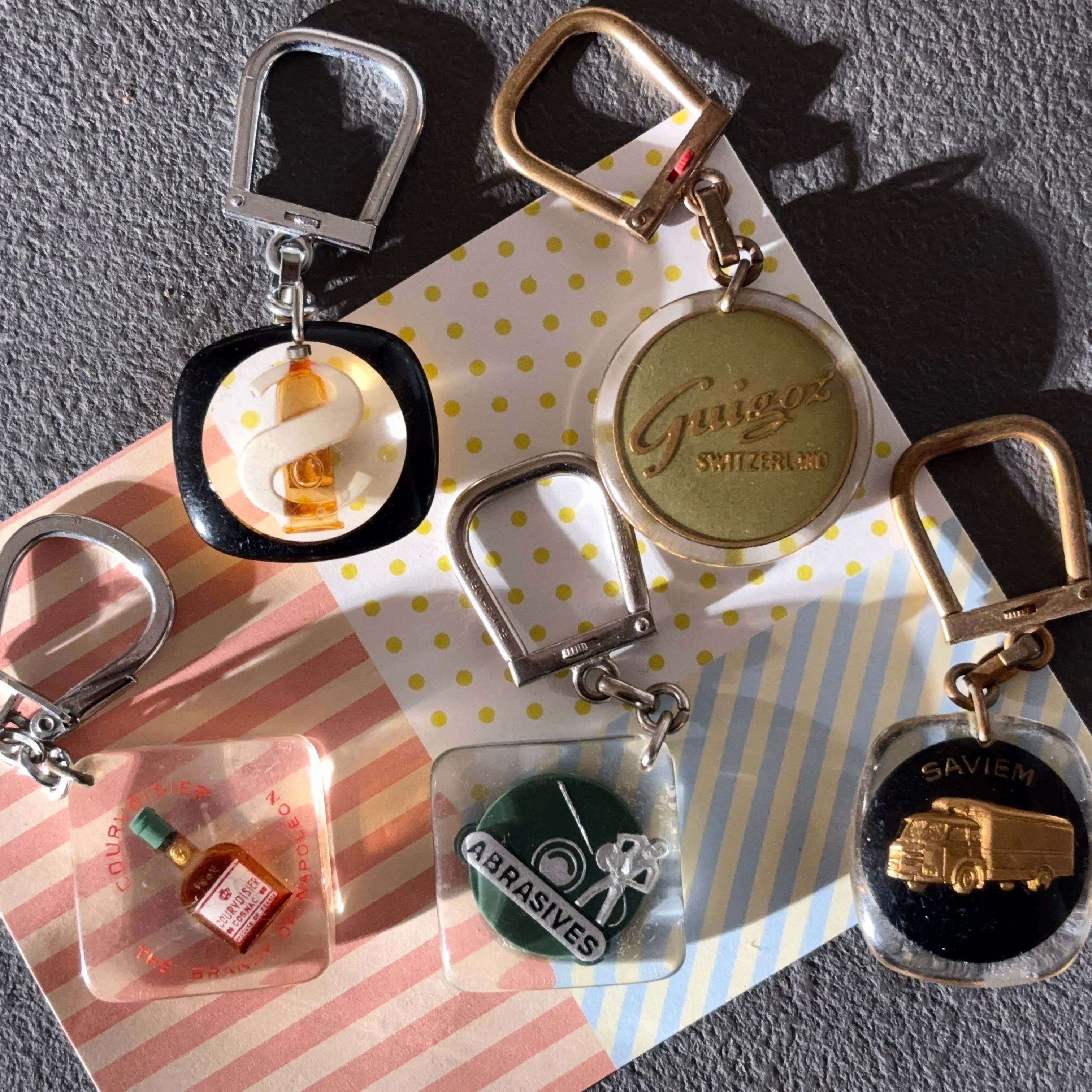 g239-g フレンチキーホルダー　ノベルティ　フランス製　レア　レトロ　60個 g239-g フレンチキーホルダー ノベルティ フランス製 レア レトロ 60個