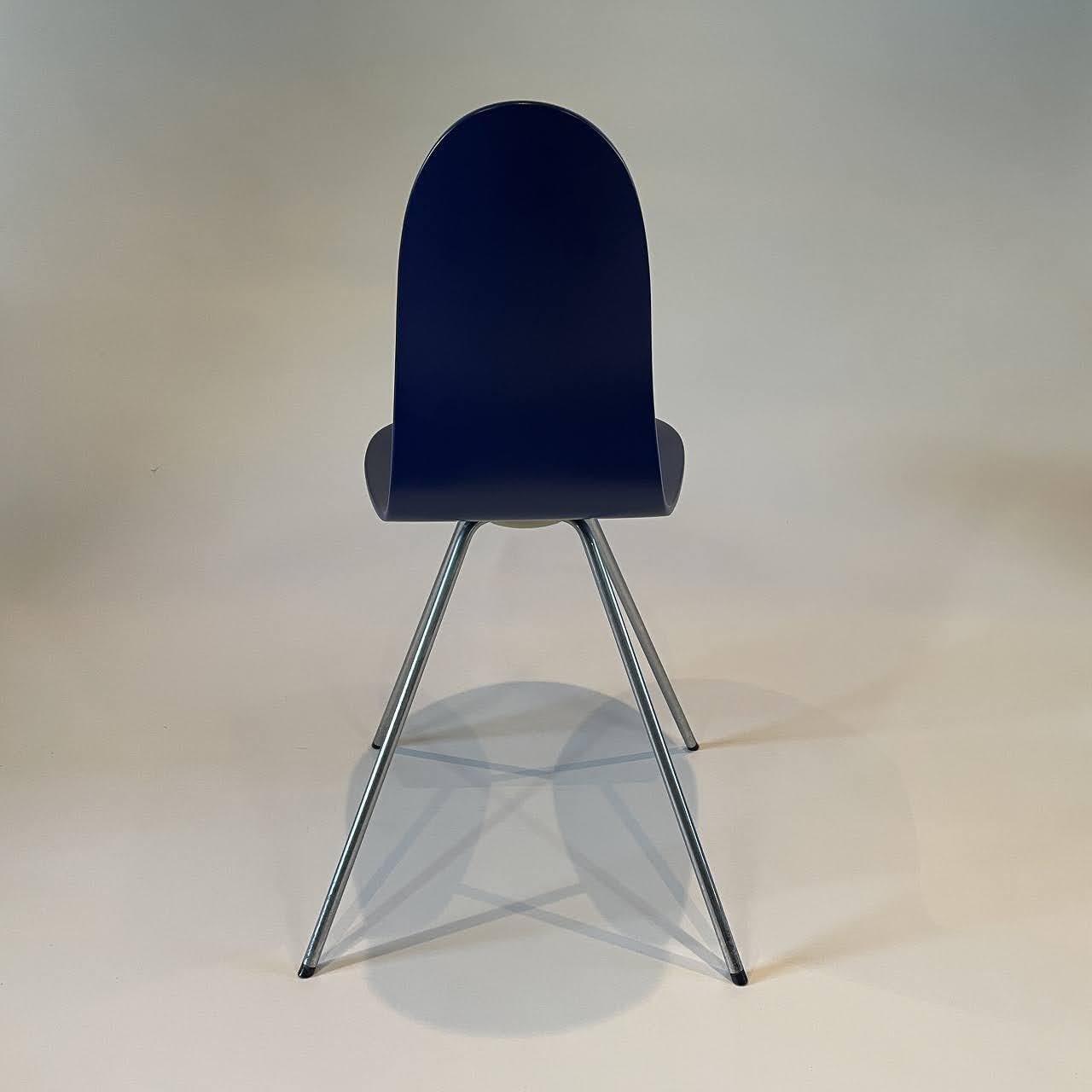 Tongue chair by Arne Jacobsen | KOHSEKI
