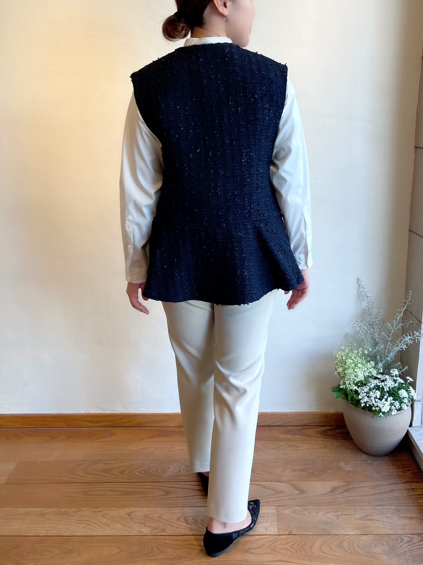 再入荷】SONO / ビッグパールツイードジレ | anouk