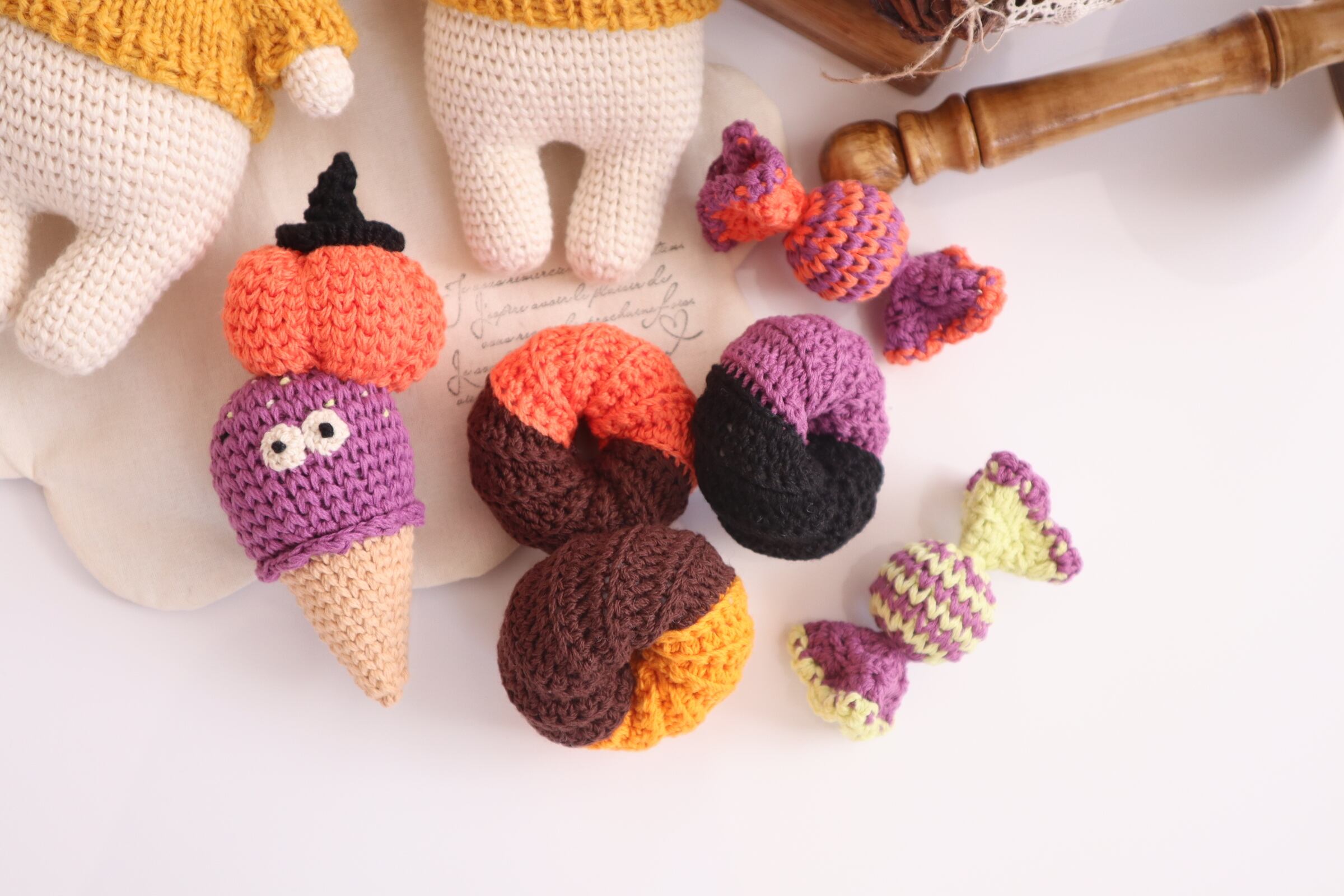 Halloween ice cream rattle