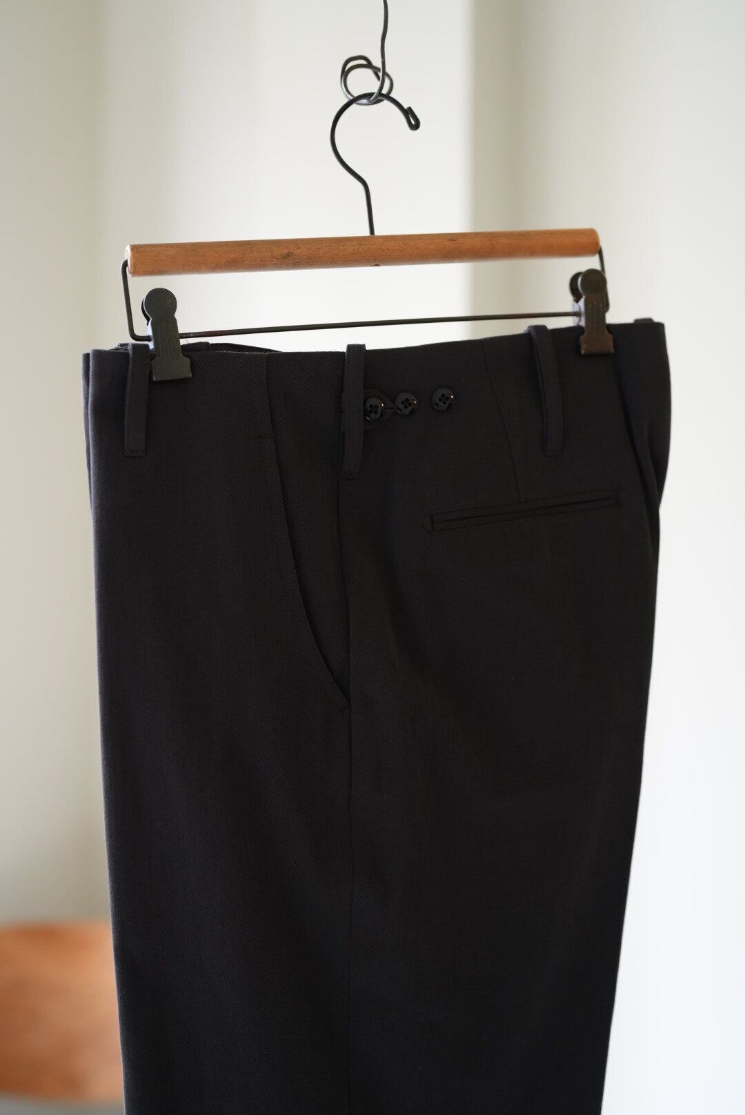 MAATEE&SONS CHINO TROUSER -GRAYSHAMBRAY- | TOMMY'S KURAMAE