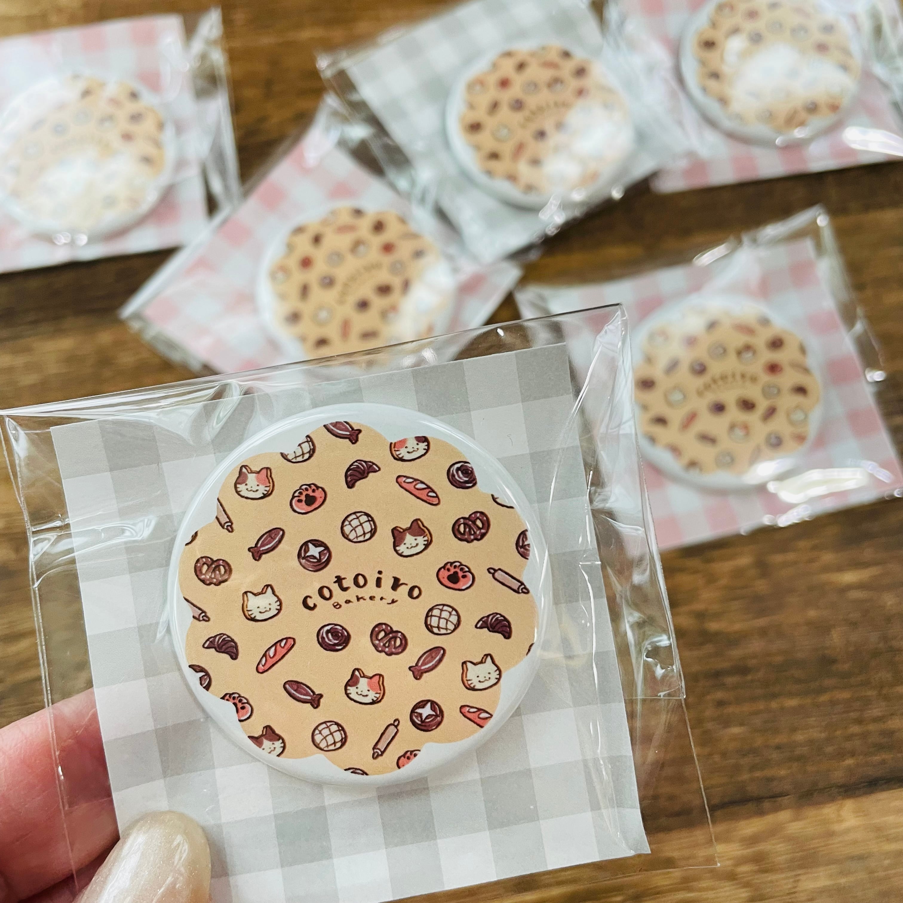 Lコトイロベーカリー｜缶バッジ｜ 猫雑貨 猫モチーフ 猫グッズ アクセサリー ミニチュア