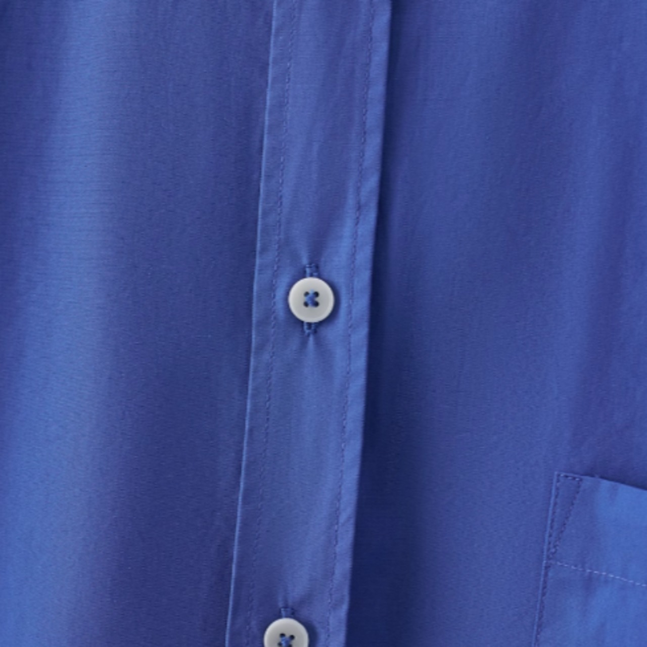 シンプルモダンブルーシャツ　0823