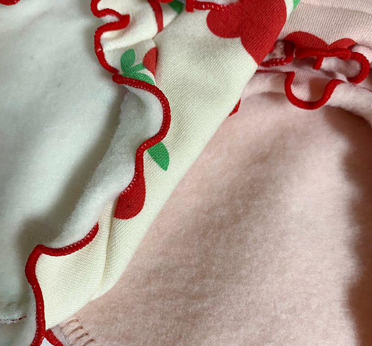 【SALE】 big heart top XS ~XL / 犬服 ハイネック トップス ハート柄 裏起毛 秋冬 新作 暖かい 長袖 ストレッチ ドッグウェア ニット お揃い 可愛い 犬の服 ワンコ服 猫　top124