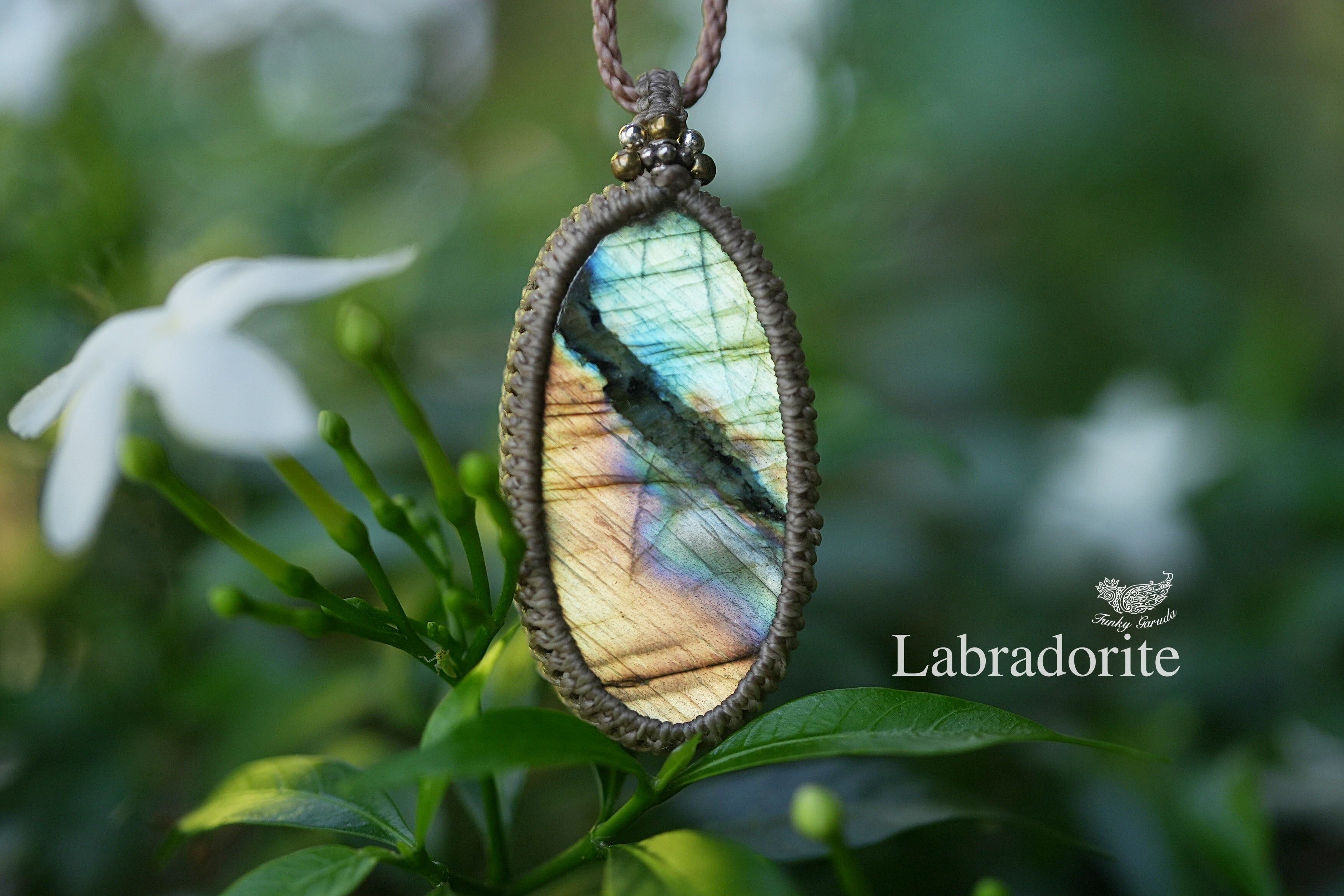 虹の誘惑★マルチカラーラブラドライト マクラメネックレス1435