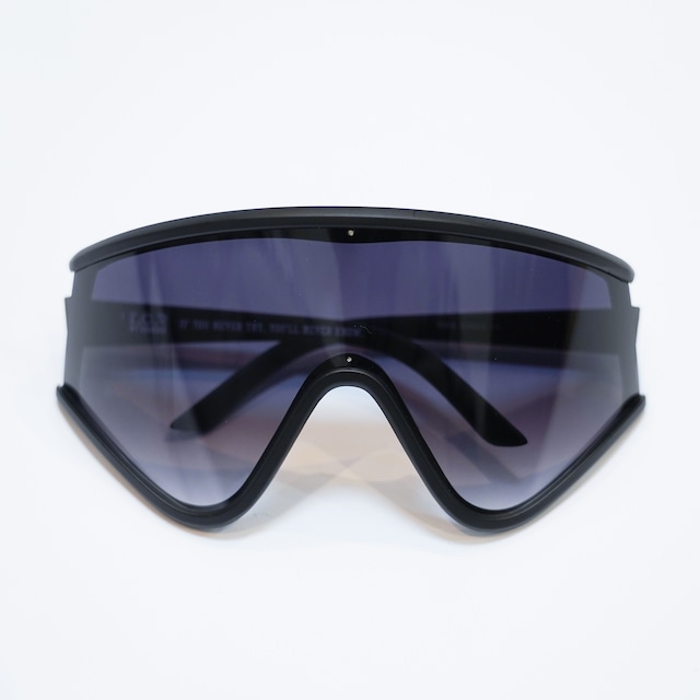 T.C.R OVERSIZED SHIELD SUNGLASS - EXCLUSIVE / BLACK