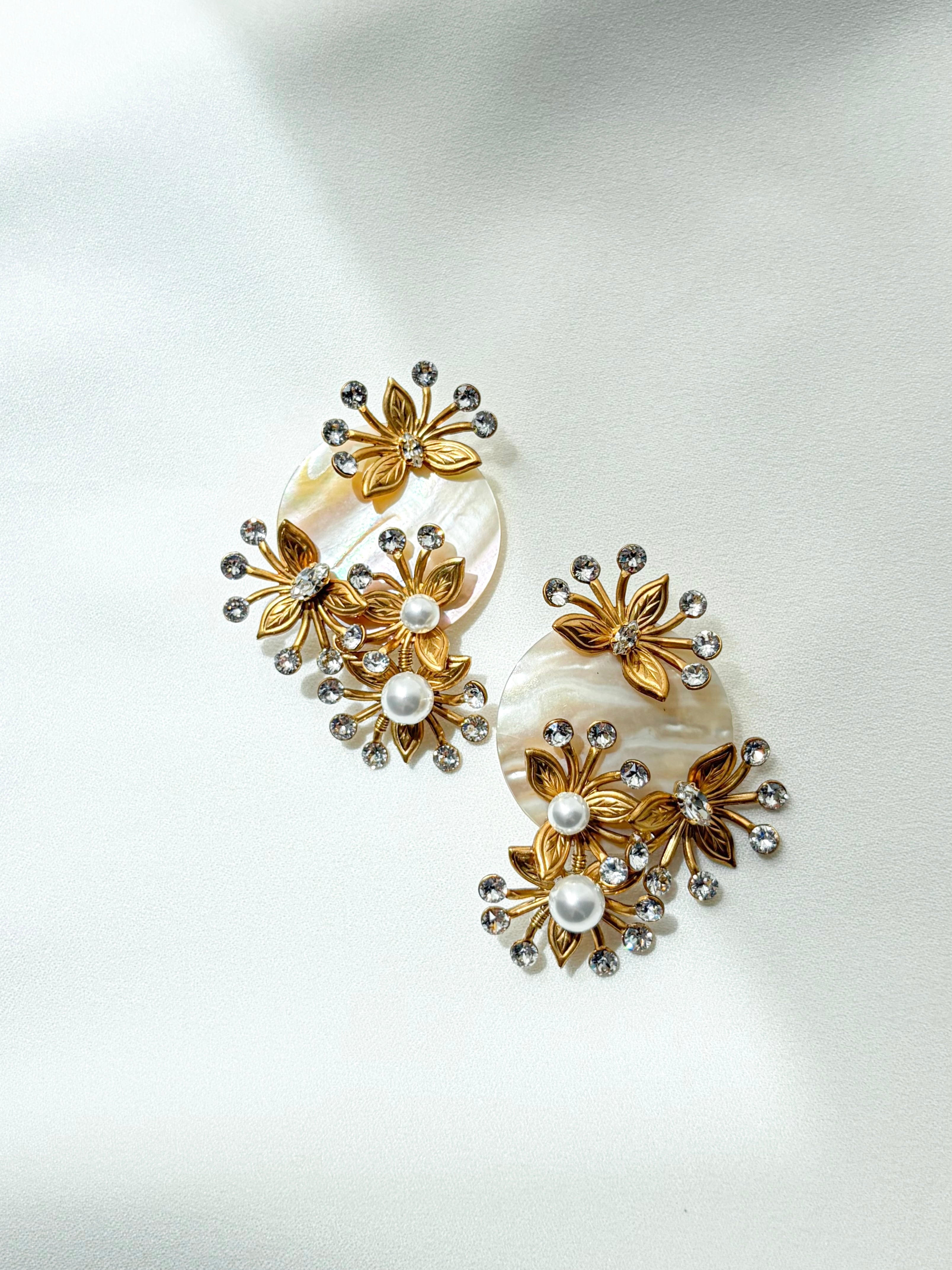 emma original accessory フラワーピアス emma