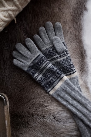 knit glove