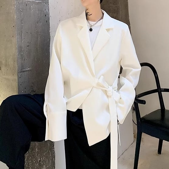 アシンメトリーヘム ロングスリーブ ベルト付きジャケット 1color MOJ0111