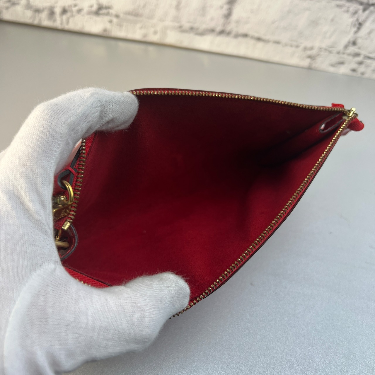 LOUIS VUITTON ルイヴィトン  エピ ポシェットアクセソワール M52947 レザー ハンドバッグ レッド A-10603