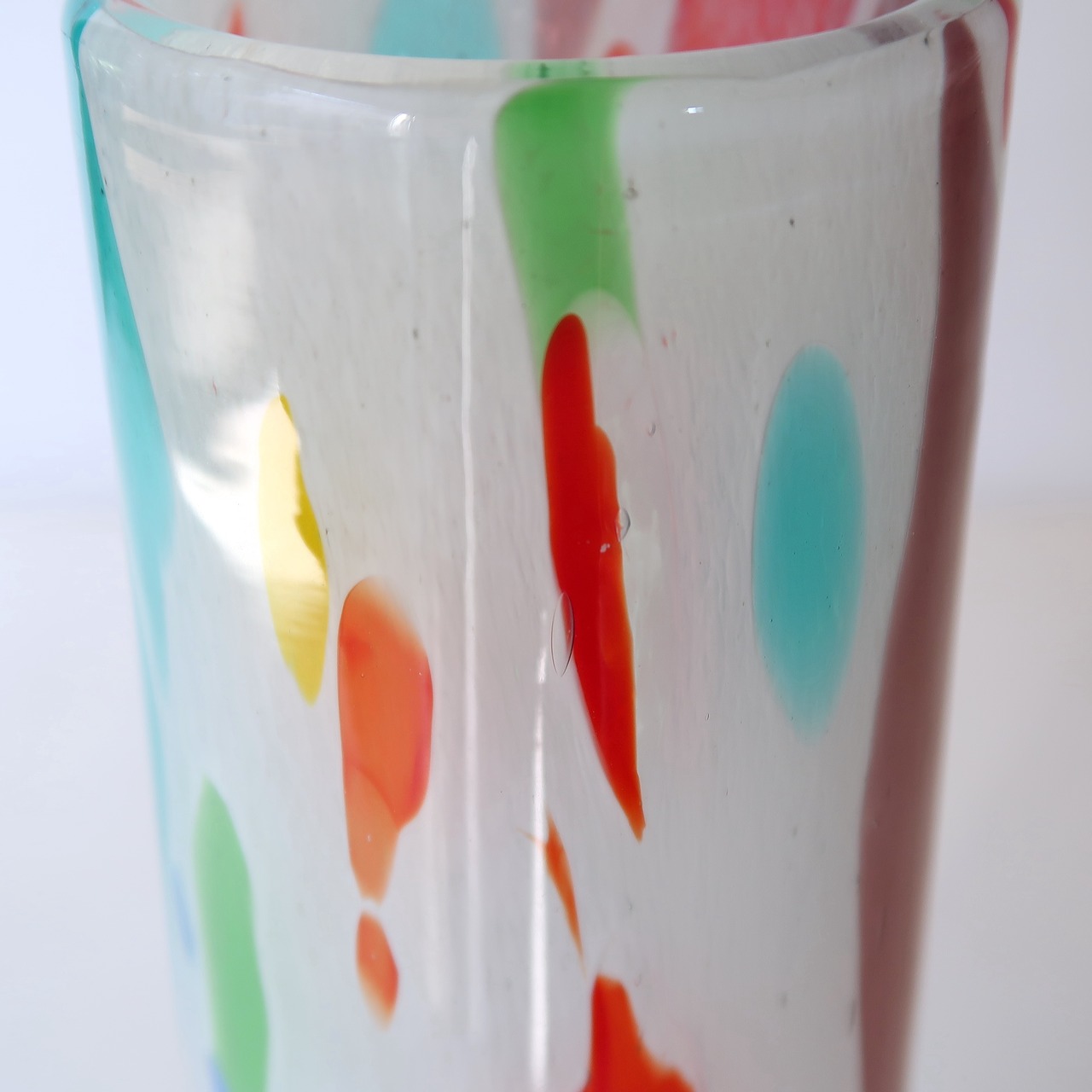 うきわのようなマーブル花瓶