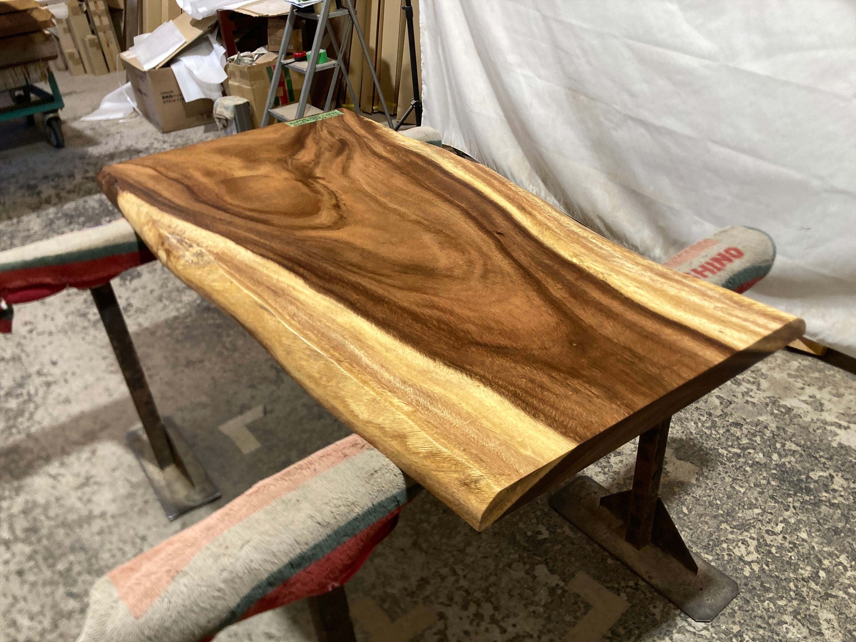 花台、杢目天板 花台、杢目天板