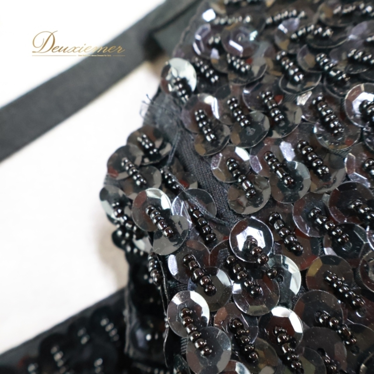 ベリーダンス オリエンタル 衣装 トップス ベルト セット ブラック系 スパンコール ビーズ 黒 金 フリンジ キラキラ 華やか かわいい ダンス衣装 イベント ステージ かっこいい 豪華 装飾 ゴールド系