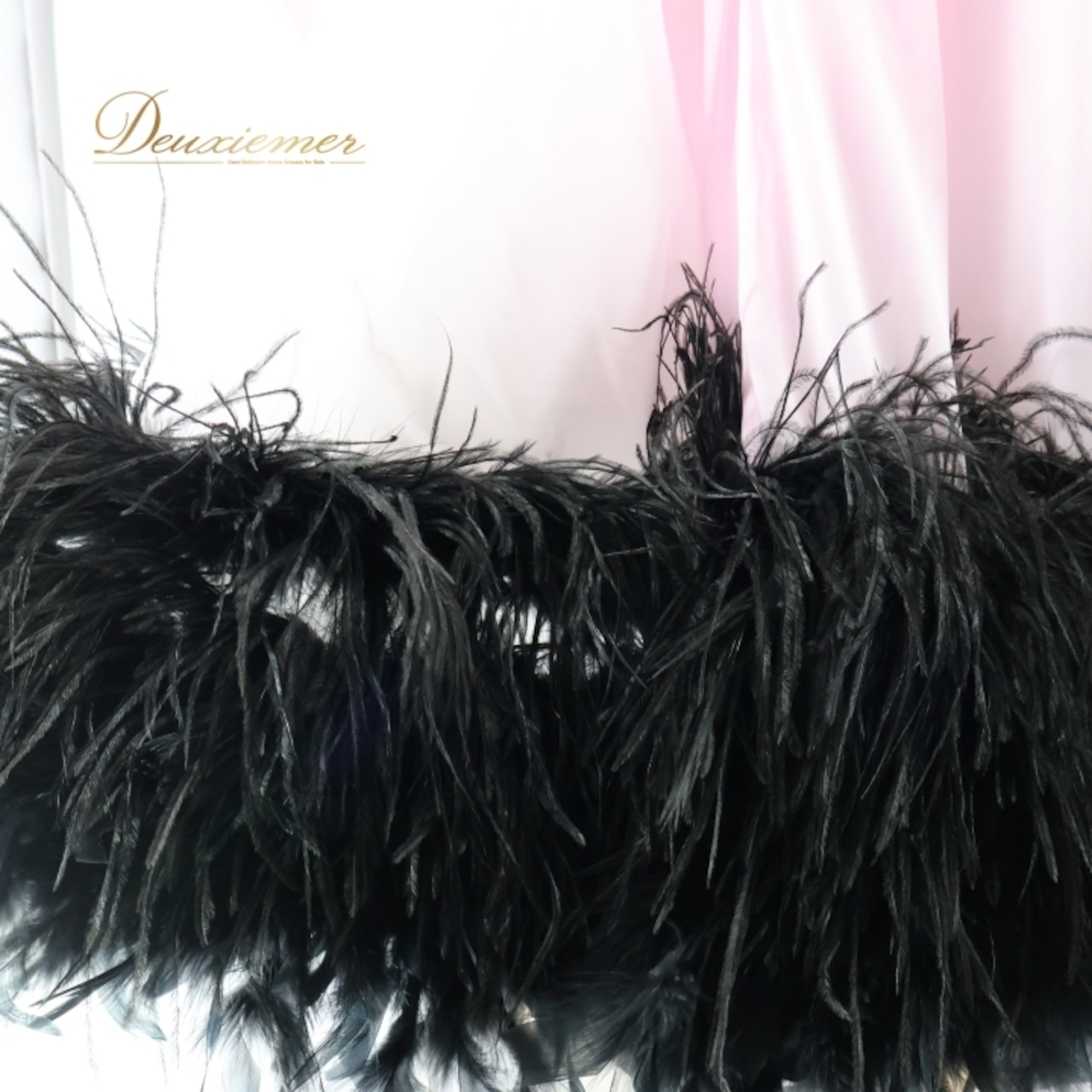 社交ダンス 衣装 スタンダードドレス ワンピース ドレス 黒 ピンク ファー フェザー デモ 競技 ダンス パーティ 発表会 かわいい ゴージャス 明るい 大きめ ブラック系 ピンク系 エレガント 競技用 ダンスパフォーマンス 上品