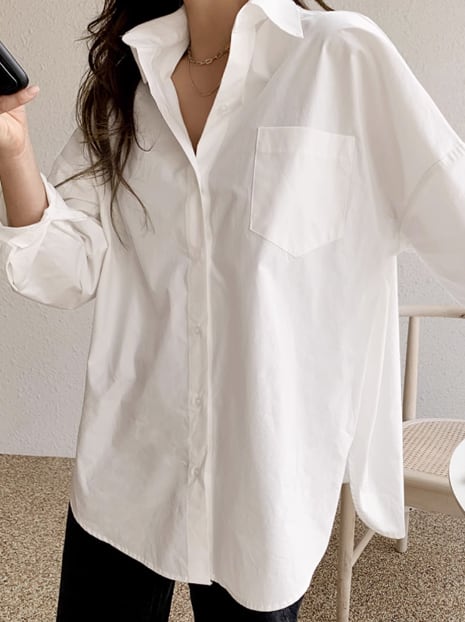 マルチボタン トップス シャツ ブラウス 白シャツ 白トップス 袖あり 長袖 襟付き ストレート スリット 前開き シンプル カジュアル 大人 上品 おしゃれ お洒落 レトロ 大人女子 メンズライク ボーイッシュ 無地 シーズンレス 10代 20代 レディース 女性用 通勤 お出かけ イベント ホテル レストラン 普段使い ファッション コーデ スタイル サイズ S M L XL 2XL 3XL ゆったり ゆる 白 ホワイト