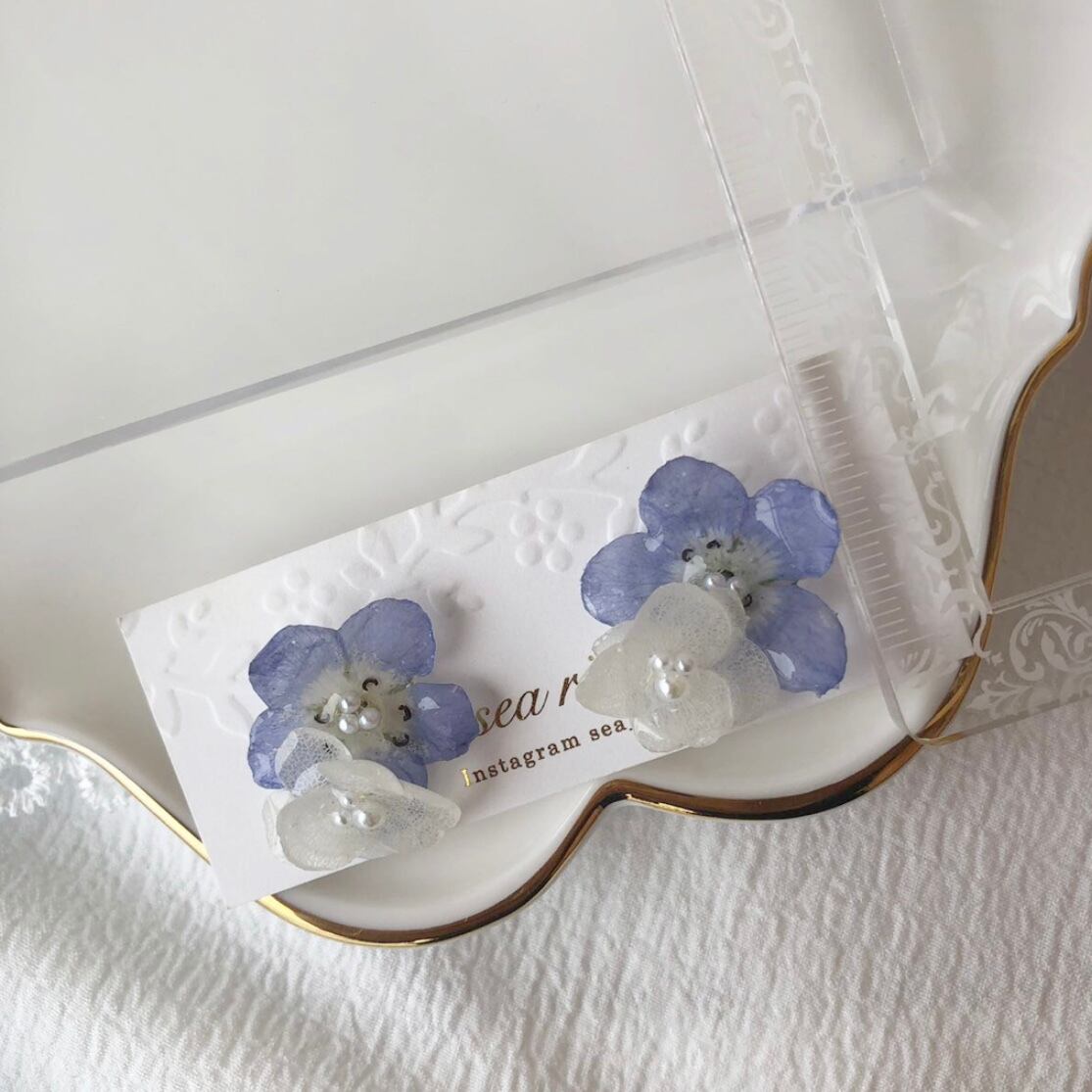 no.825 再販 ネモフィラと紫陽花のピアス ブルー ホワイトアナベル