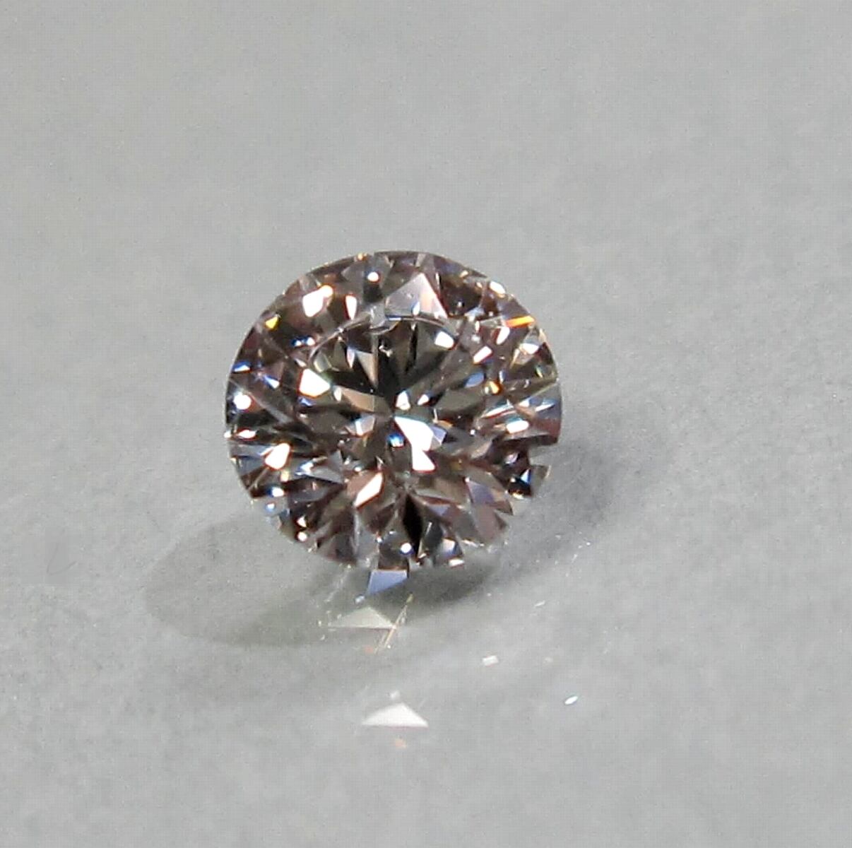 ダイヤモンドルース/ E /0.415 ct. ダイヤモンドルース⁄ E ダイヤモンドルース/ E /0.415 ct. ダイヤモンドルース⁄ E