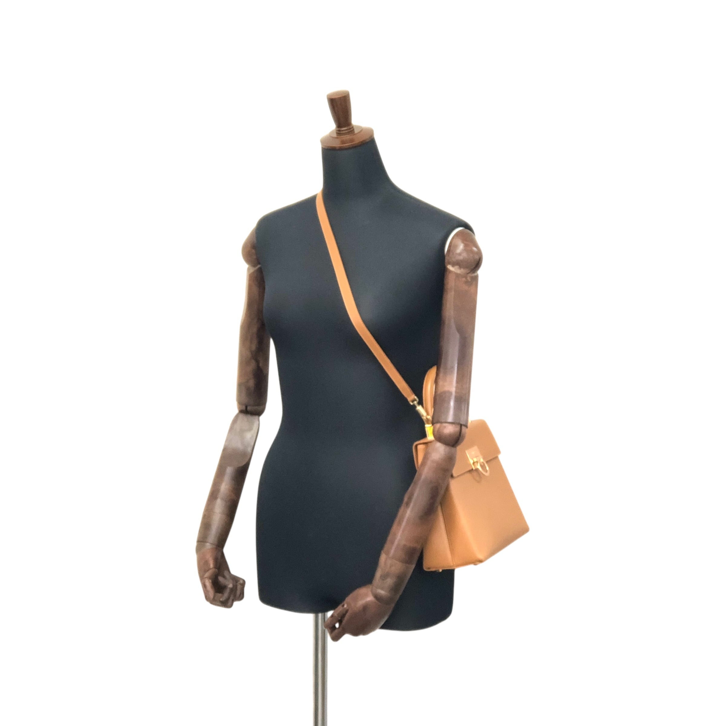 Salvatore Ferragamo サルヴァトーレ フェラガモ ショルダーバッグ